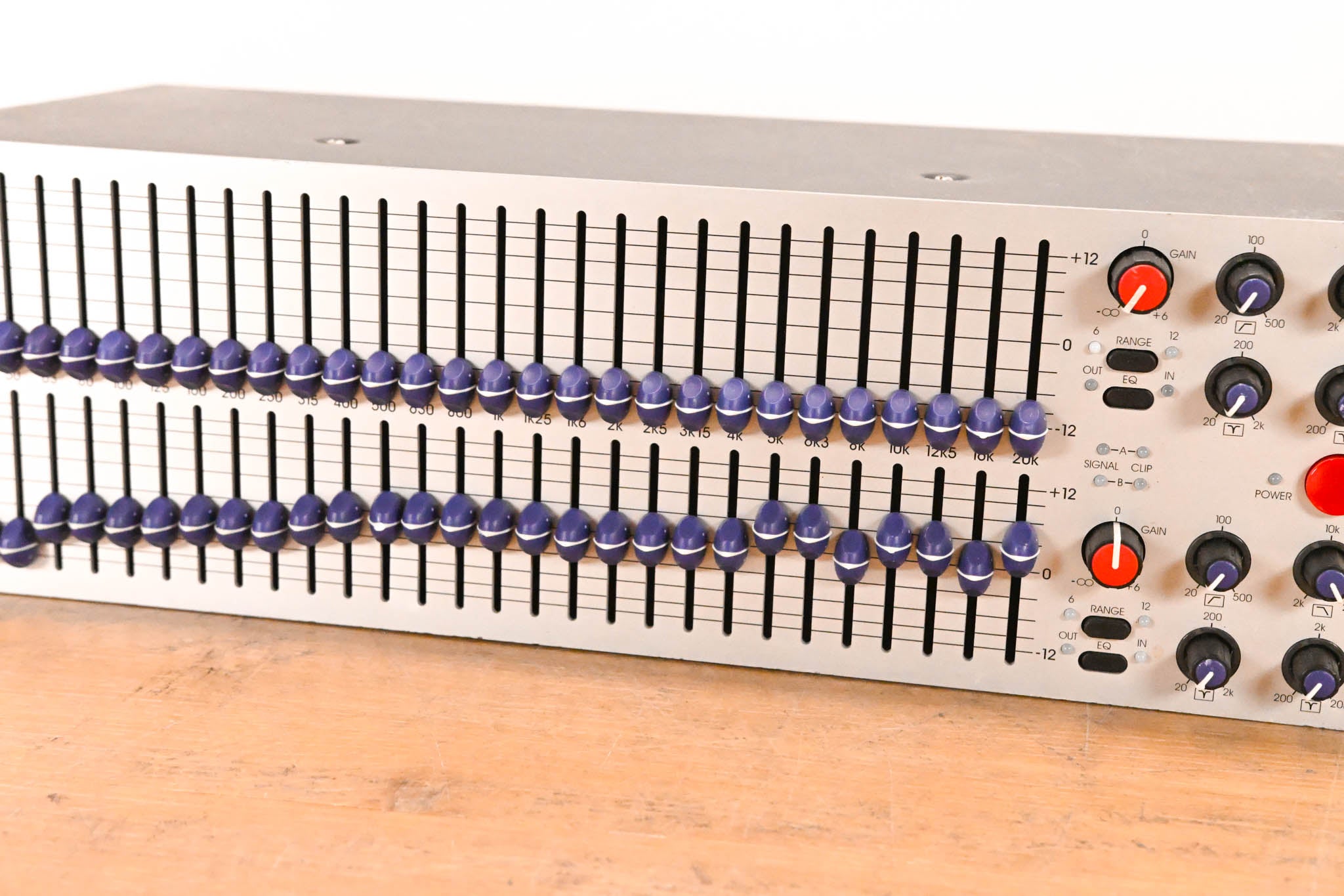 Klark Teknik DN370 Dual-Channel 30-Band 1/3 Octave Graphic Equalizer