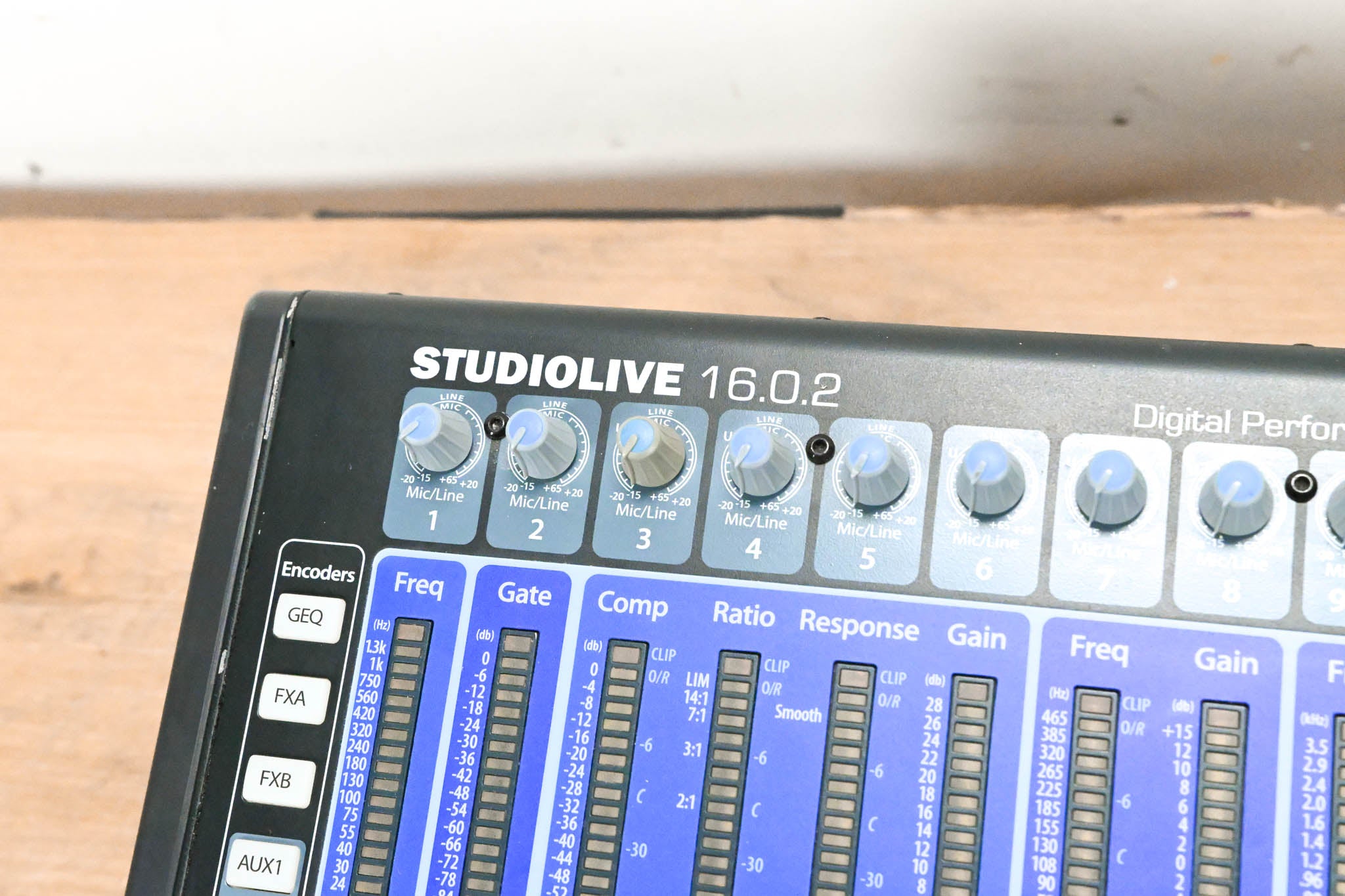 PreSonus StudioLive 16.0.2 16-Channel Digital Mixer