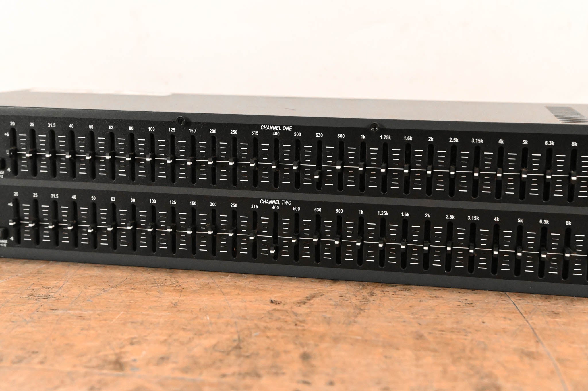 dbx 231 Dual-Channel 31-Band Graphic Equalizer