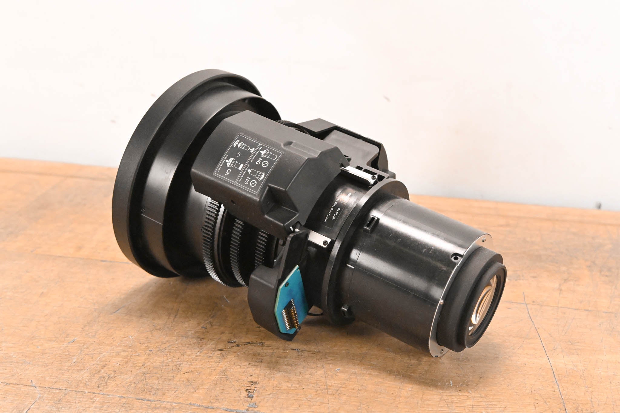 Epson ELPLU03 Wide Short Throw Zoom Lens #1