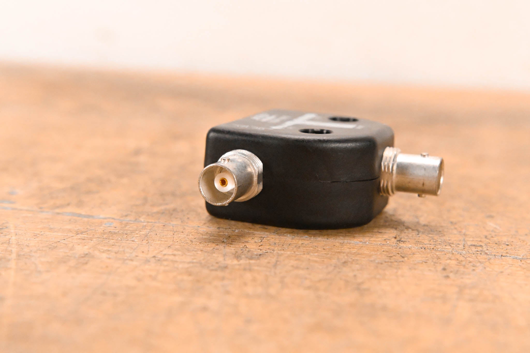 JTS USP-900 Passive UHF Antenna Splitter/UHF Combiner