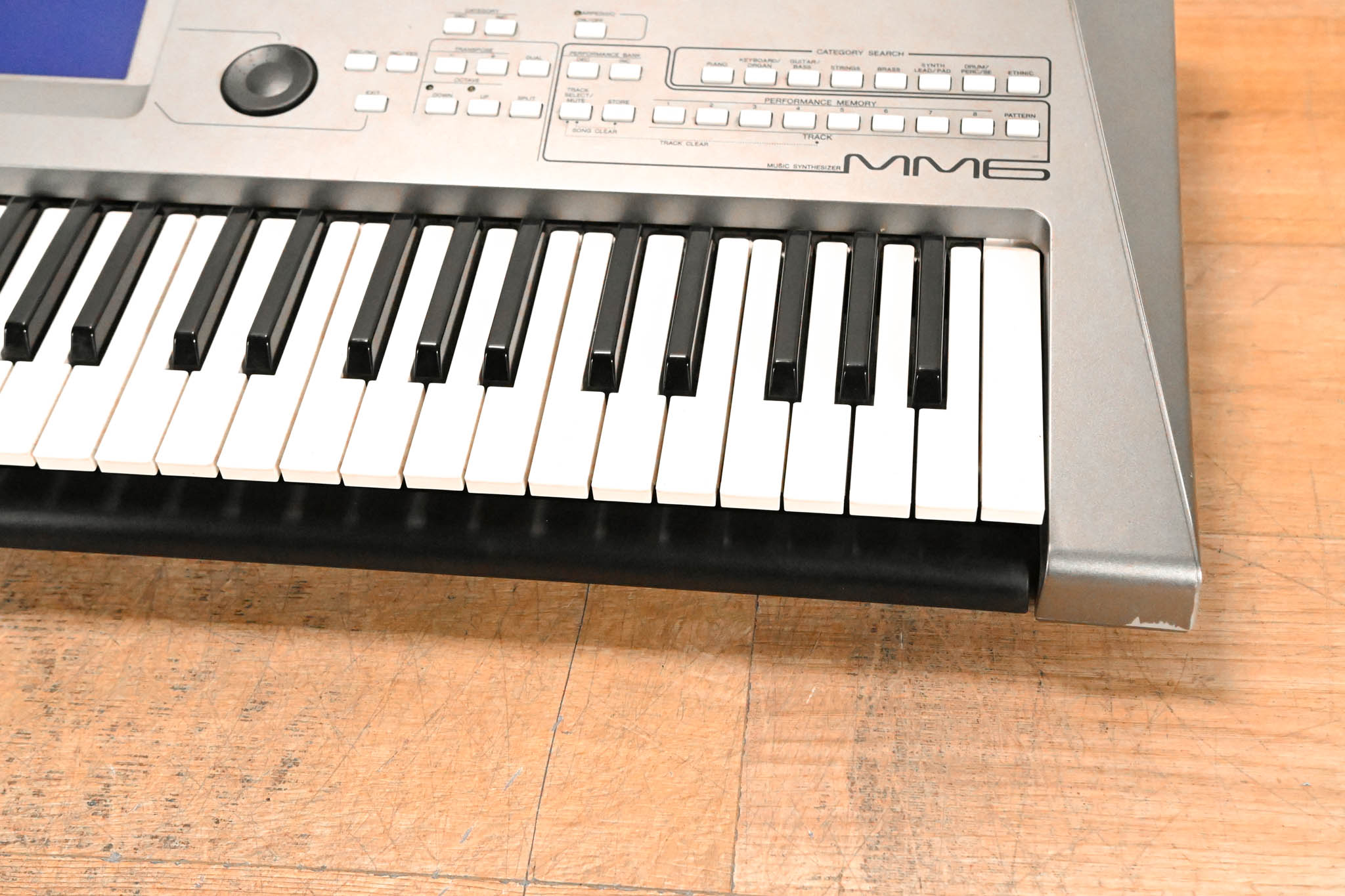 Yamaha MM6 61-Key Synthesizer Keyboard (NO POWER SUPPLY)