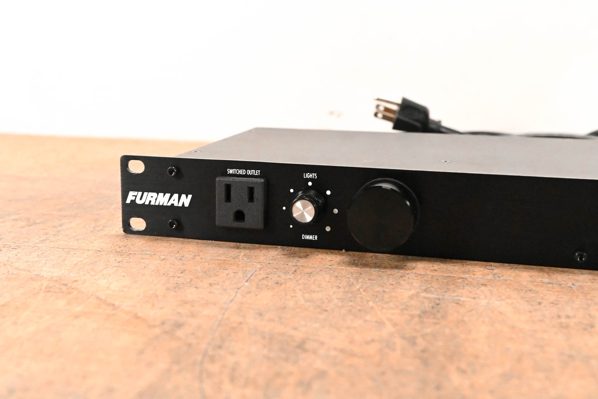 Furman M-8Lx 15A Merit Series Power Conditioner with Lights
