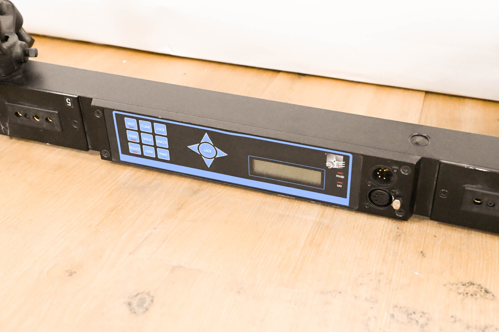 ETC SB6-10M 6 x 10A (1200W) SmartBar with Stage Pin Connectors