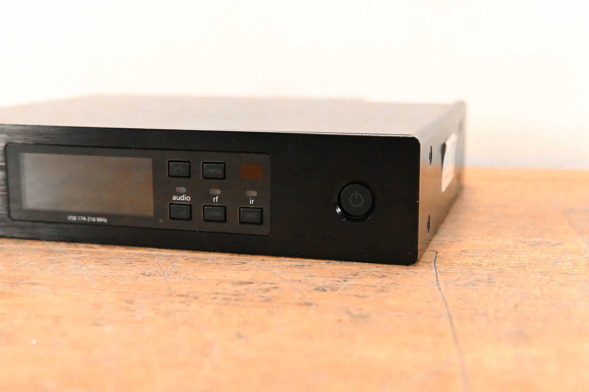 Shure QLXD4 Digital Wireless Receiver - V50 Band (NO POWER SUPPLY)