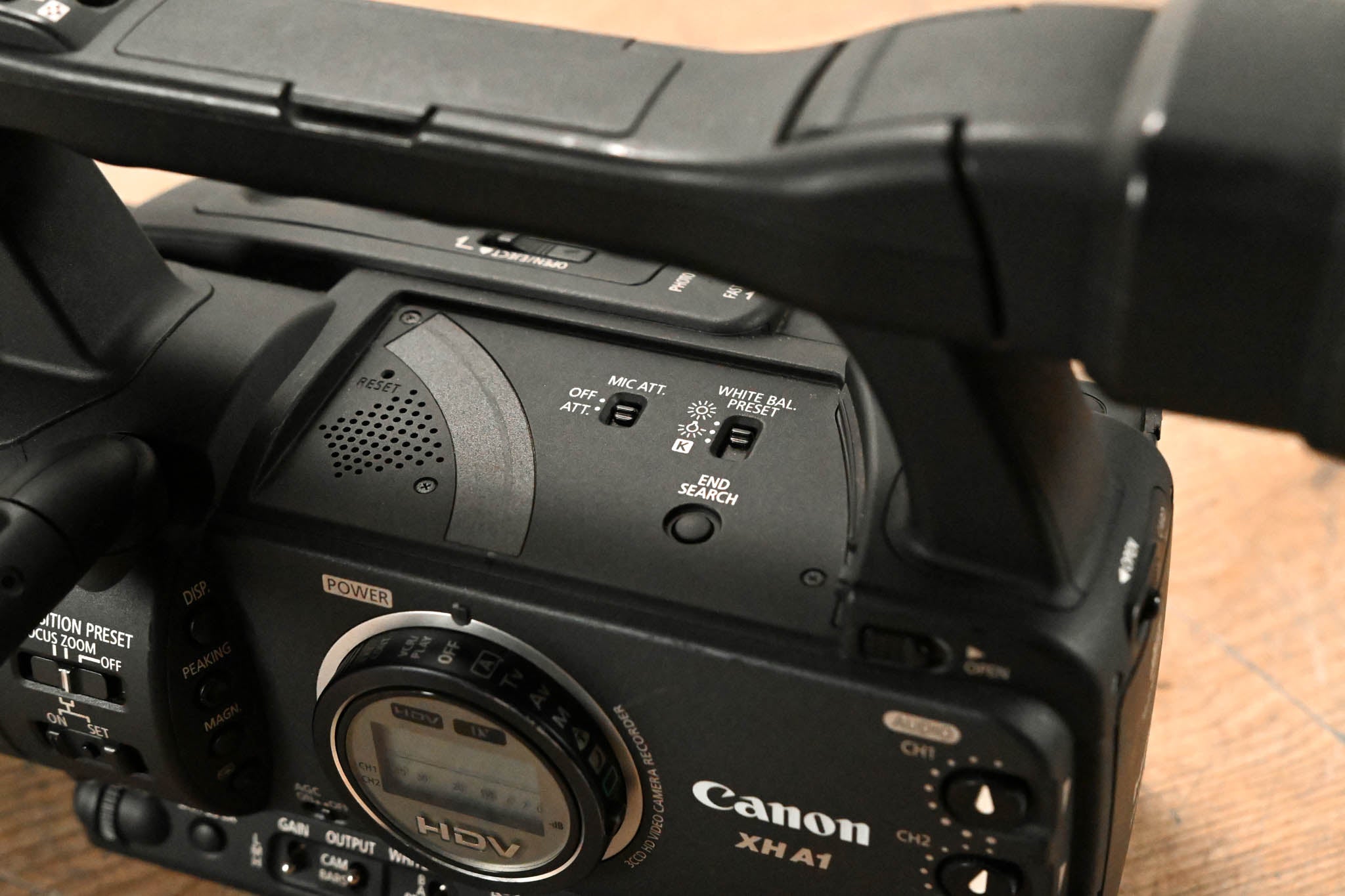 Canon XH-A1 3CCD 1080i HDV Camcorder