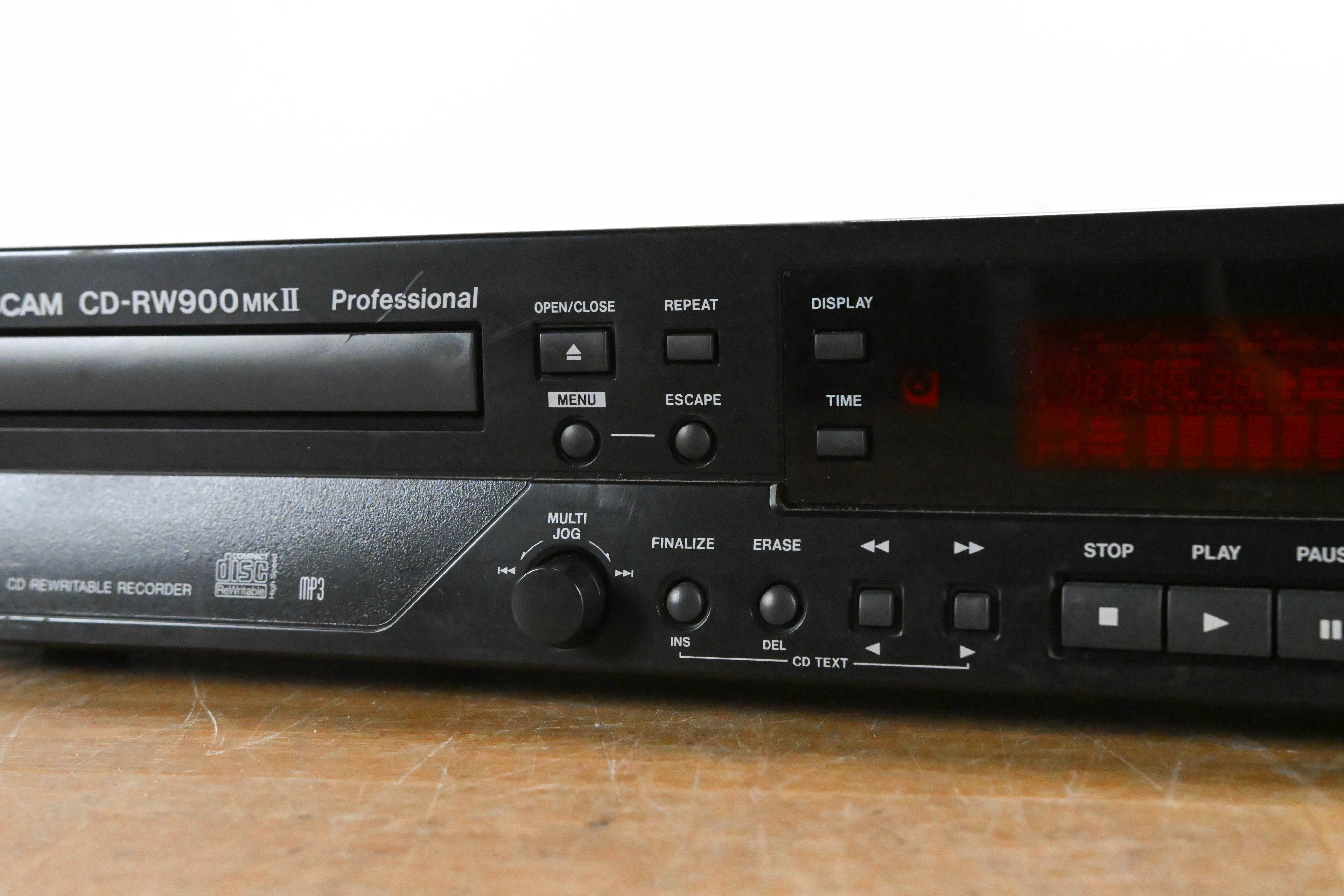 TASCAM CD-RW900 MKII Professional Rack-Mountable CD Recorder/Player