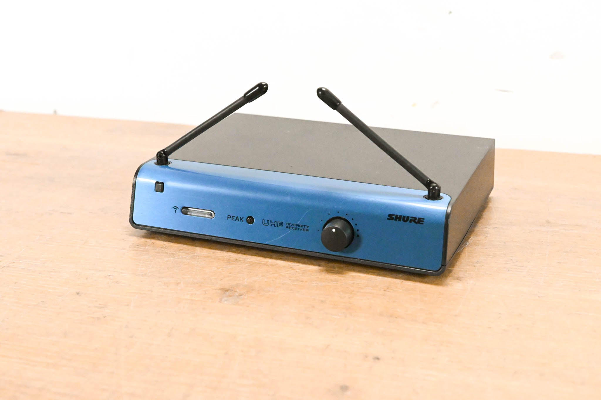Shure UT4A-TC Single-Channel UHF Wireless Receiver - 603.9 MHz (NO PSU)