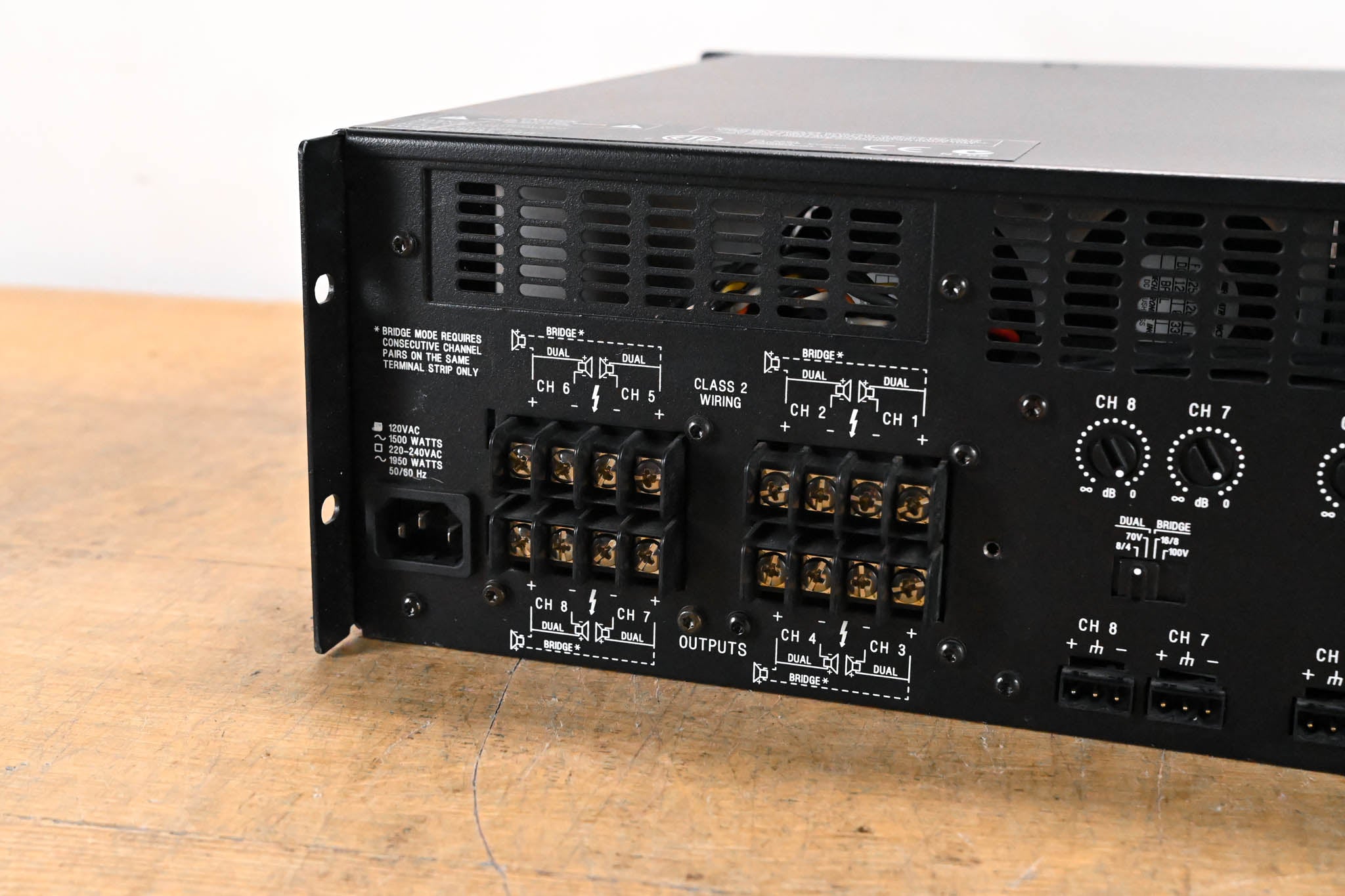 Crown CTs 8200 200W 8-Channel Power Amplifier