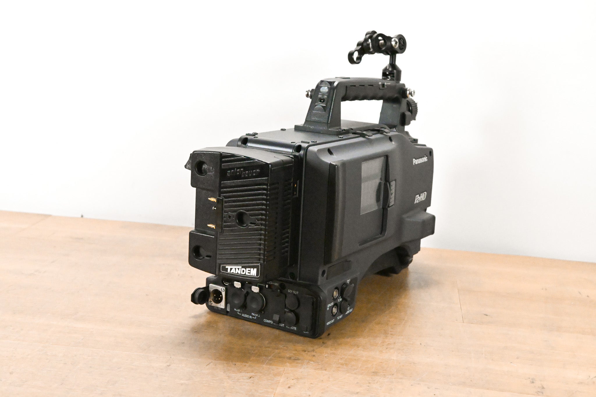 Panasonic AG-HPX500P 2/3" Shoulder-Mounted P2HD Camcorder