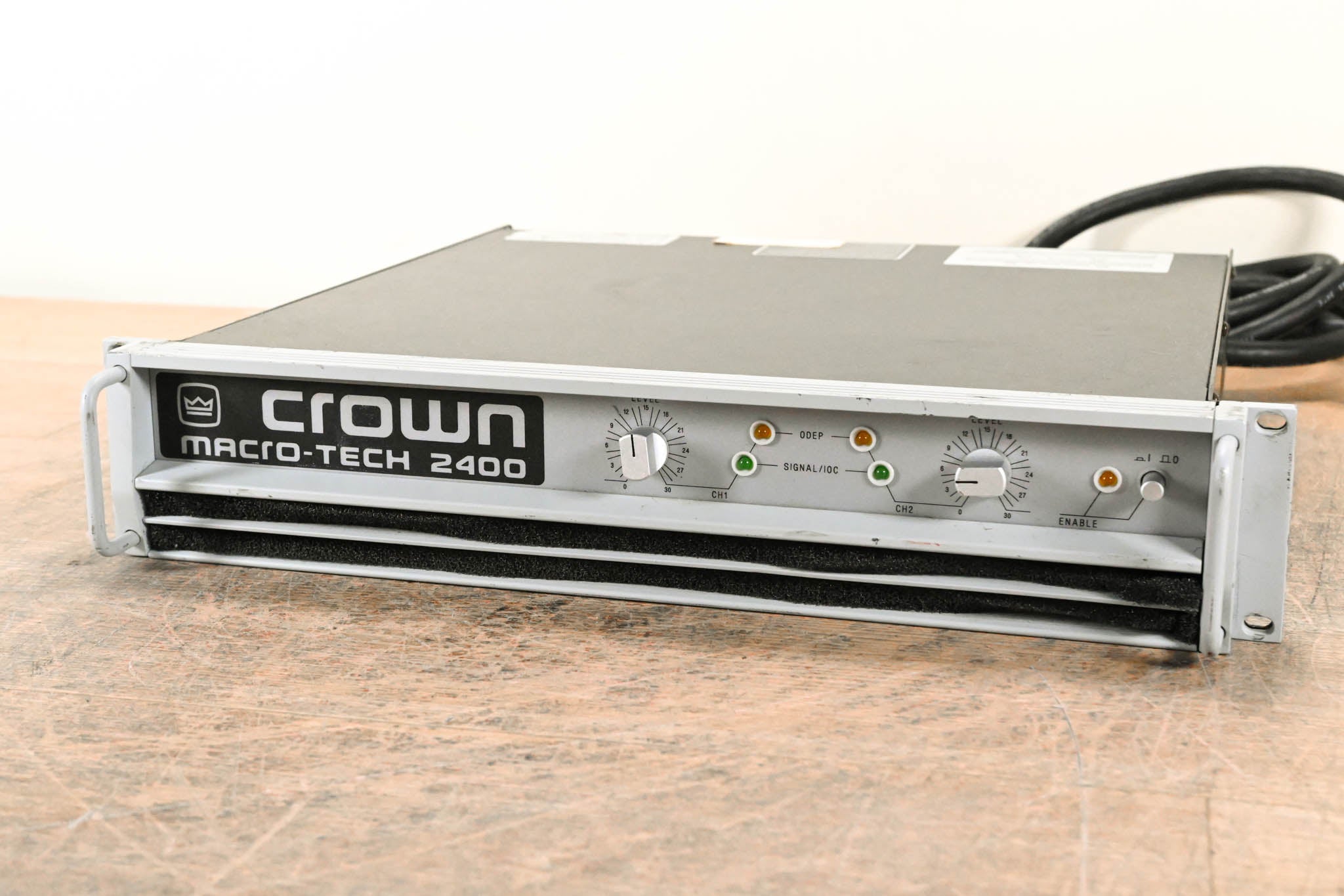 Crown Macro-Tech 2400 2-Channel Power Amplifier