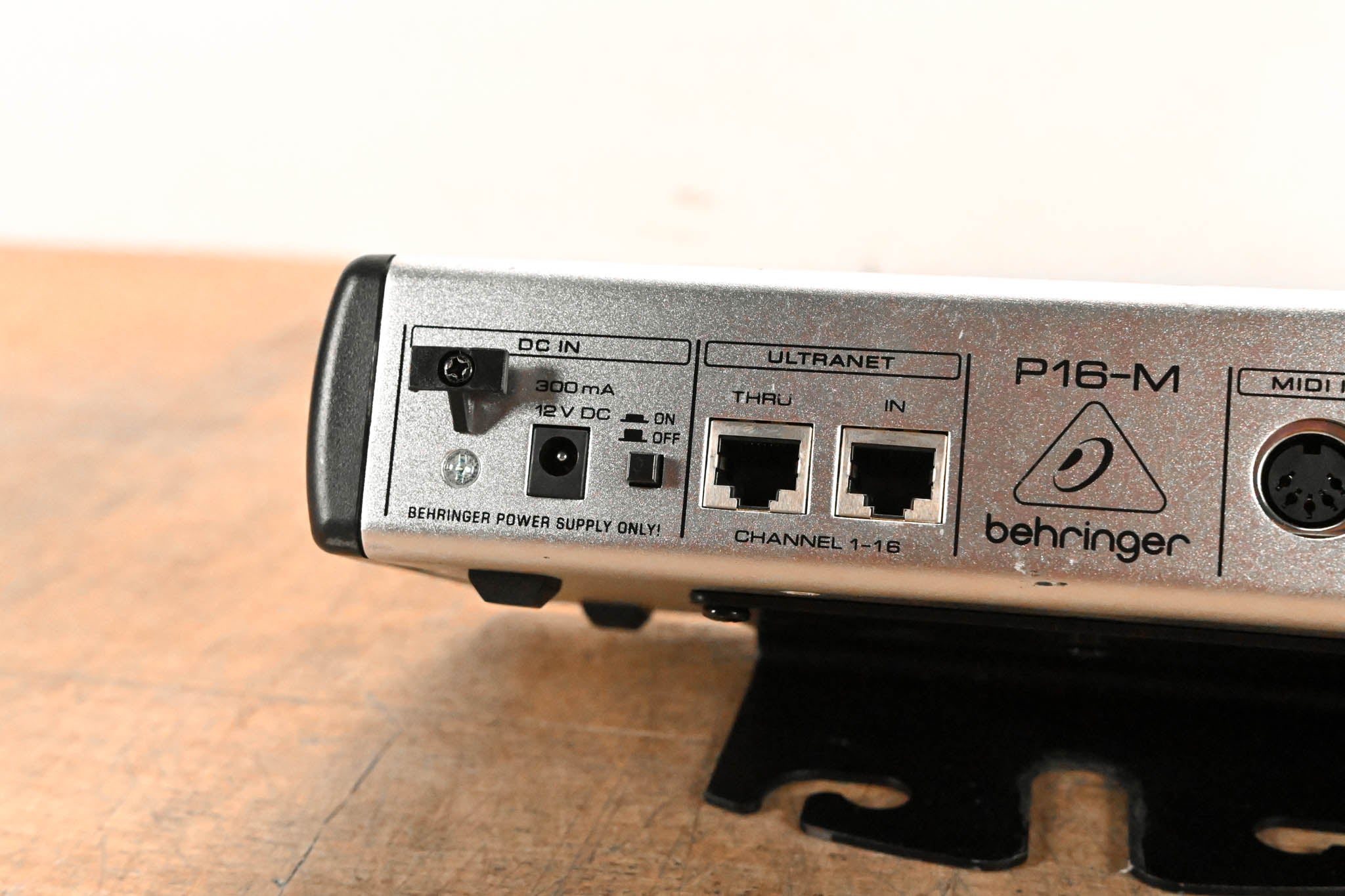 Behringer Powerplay P16-M 16-Channel Digital Personal Mixer