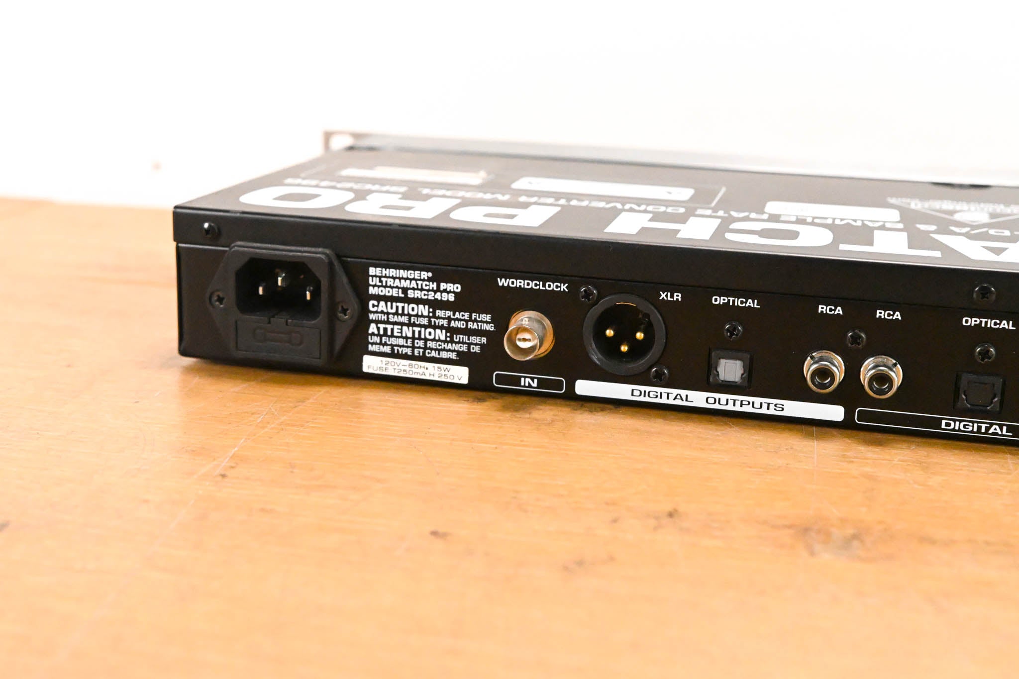 Behringer ULTRAMATCH PRO SRC2496 Sample Rate Converter