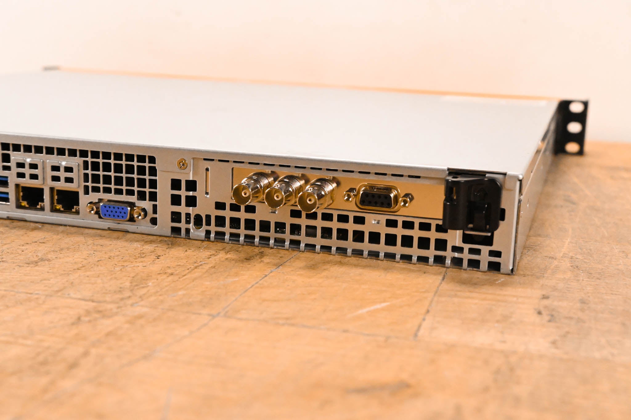 LiveU LU2000 Dual HD Output Decoder Server