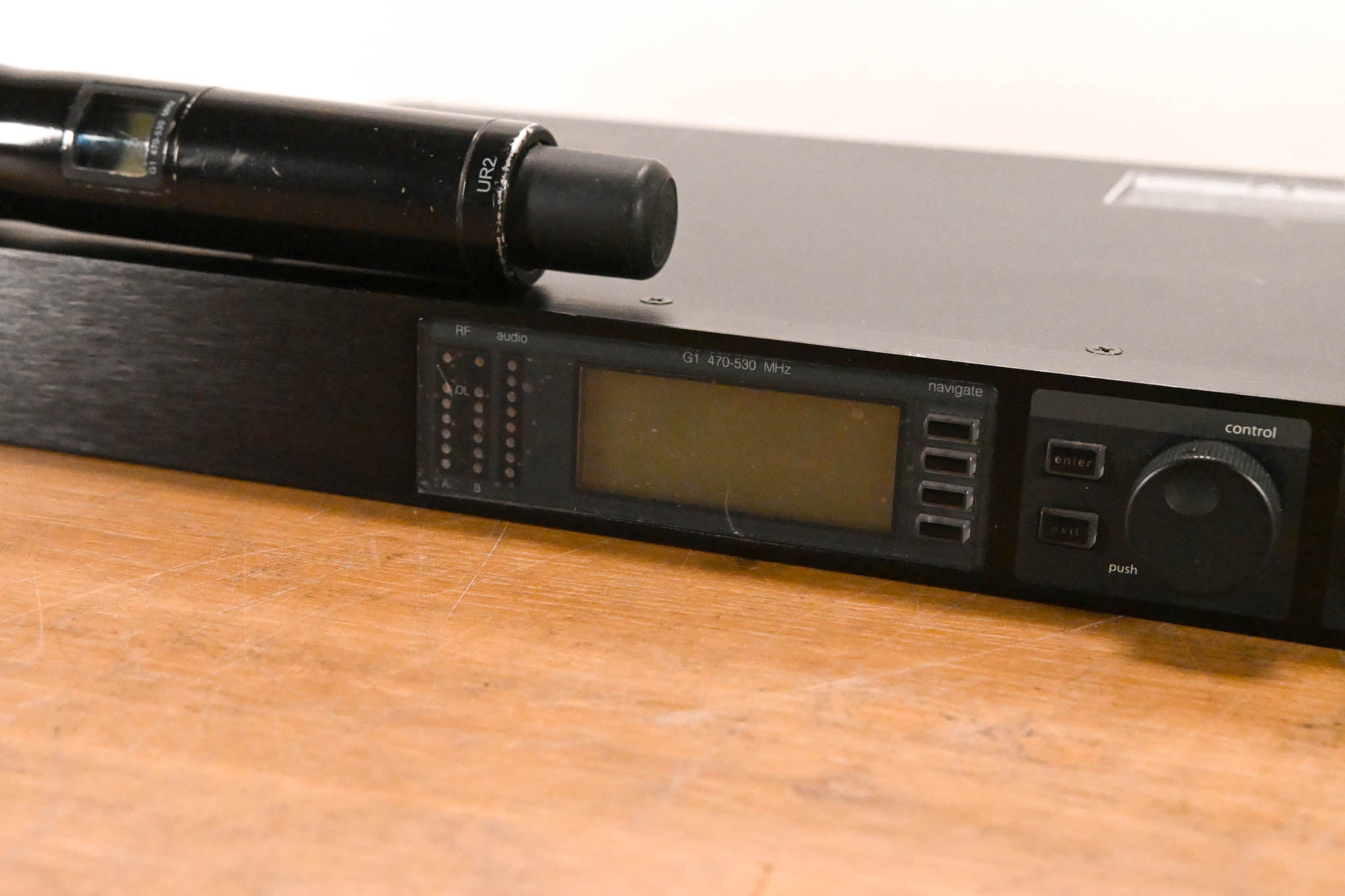 Shure UR4S+ Wireless Receiver with one UR2/SM58 Handheld Mic - G1 Band
