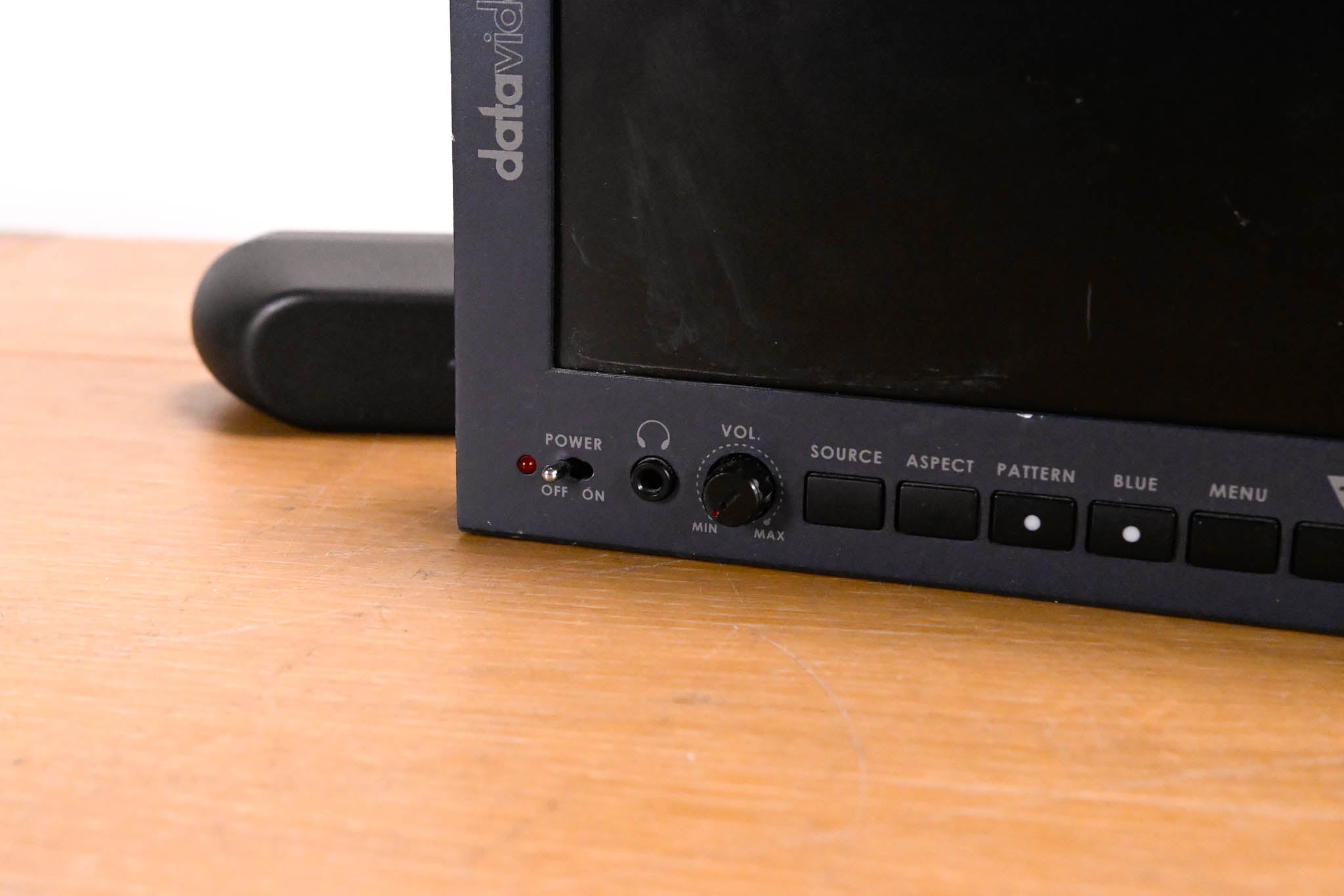 Datavideo TLM-700HD 7" HD/SD TFT LCD Monitor w/ V-Mount Battery Adapter