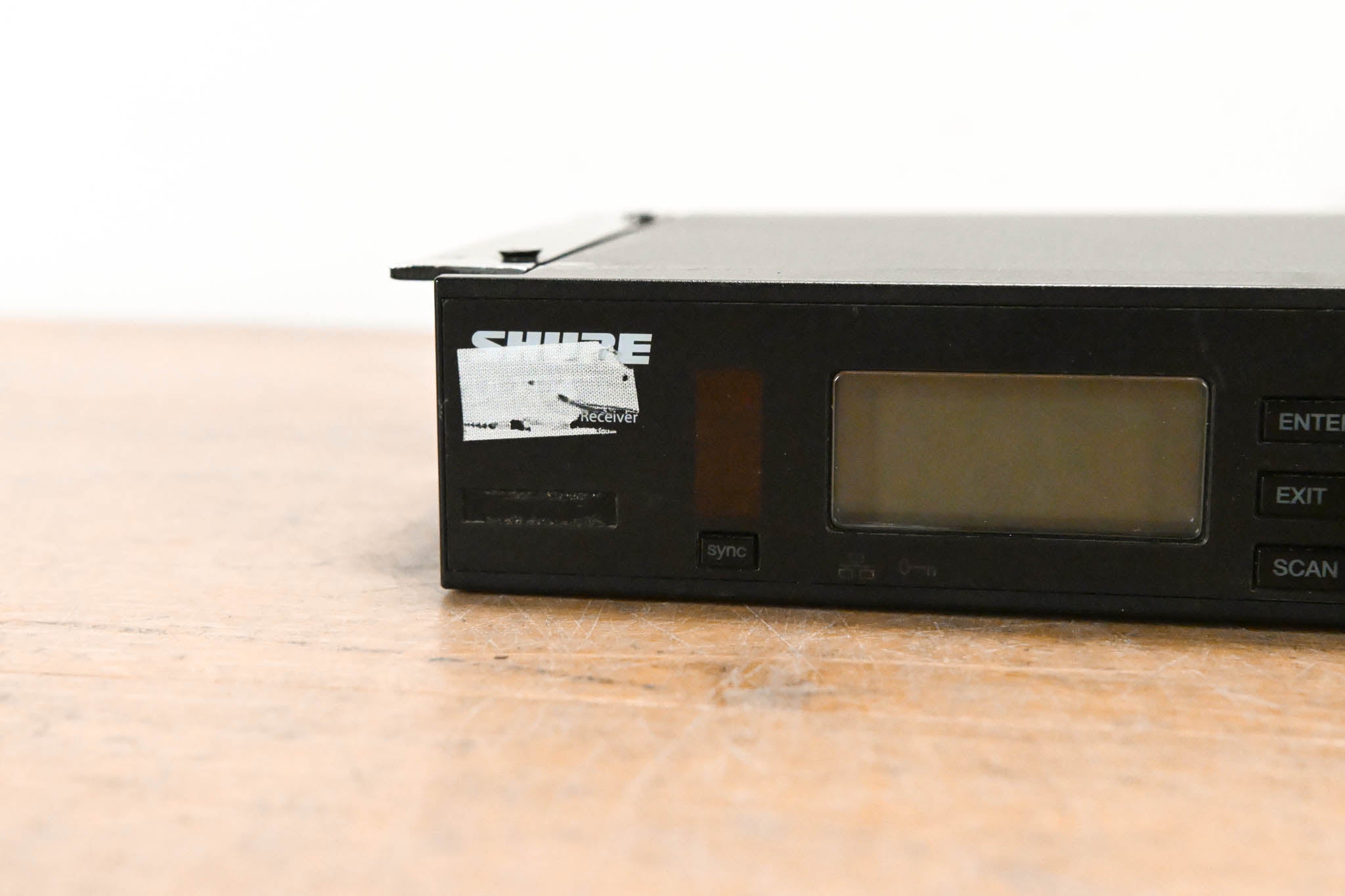 Shure ULXD4 Digital Wireless Receiver L50 Range: 632-696 MHz (NO PSU)
