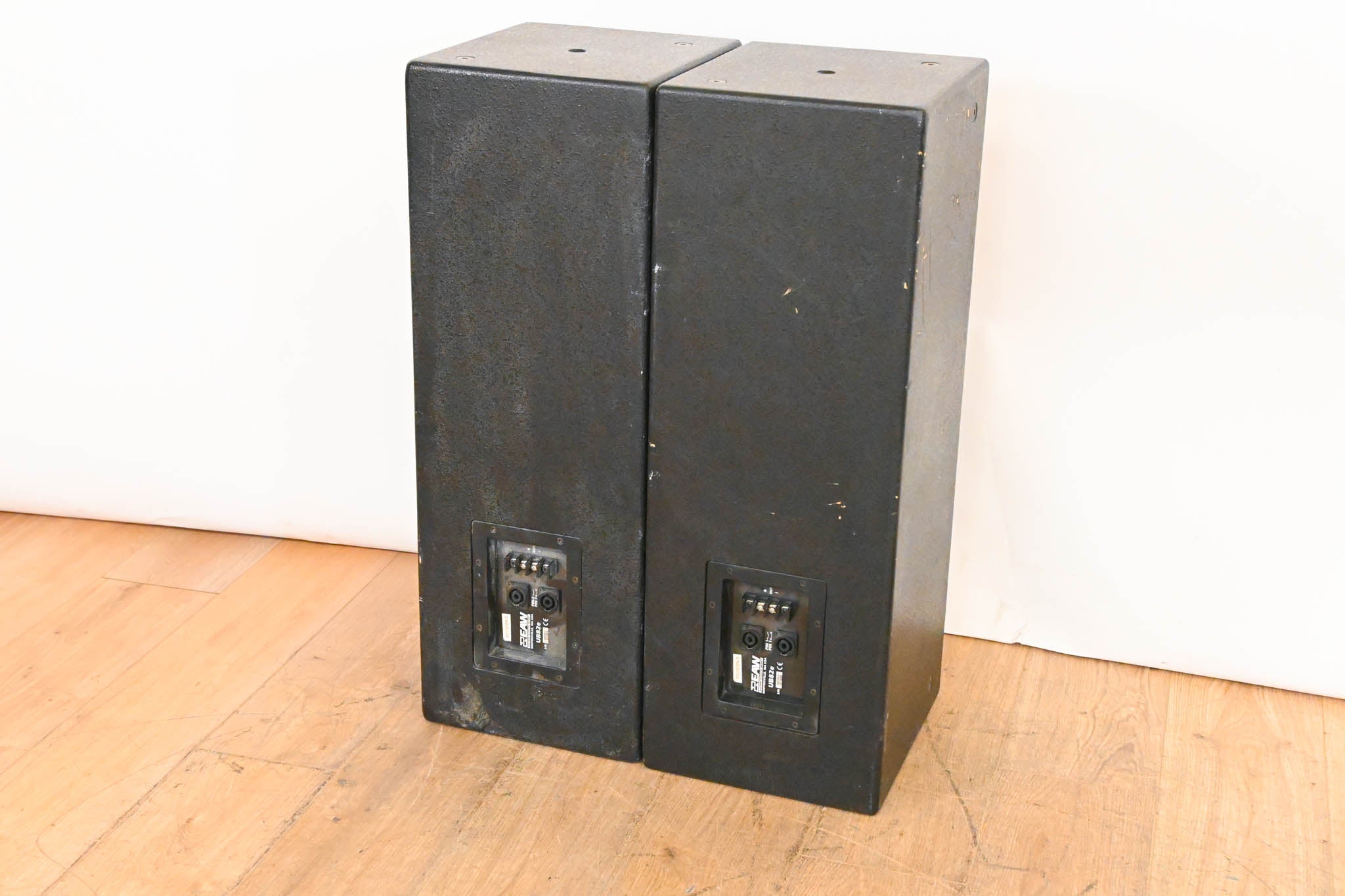 EAW UB82e 2-Way Passive Full Range Loudspeaker (PAIR)