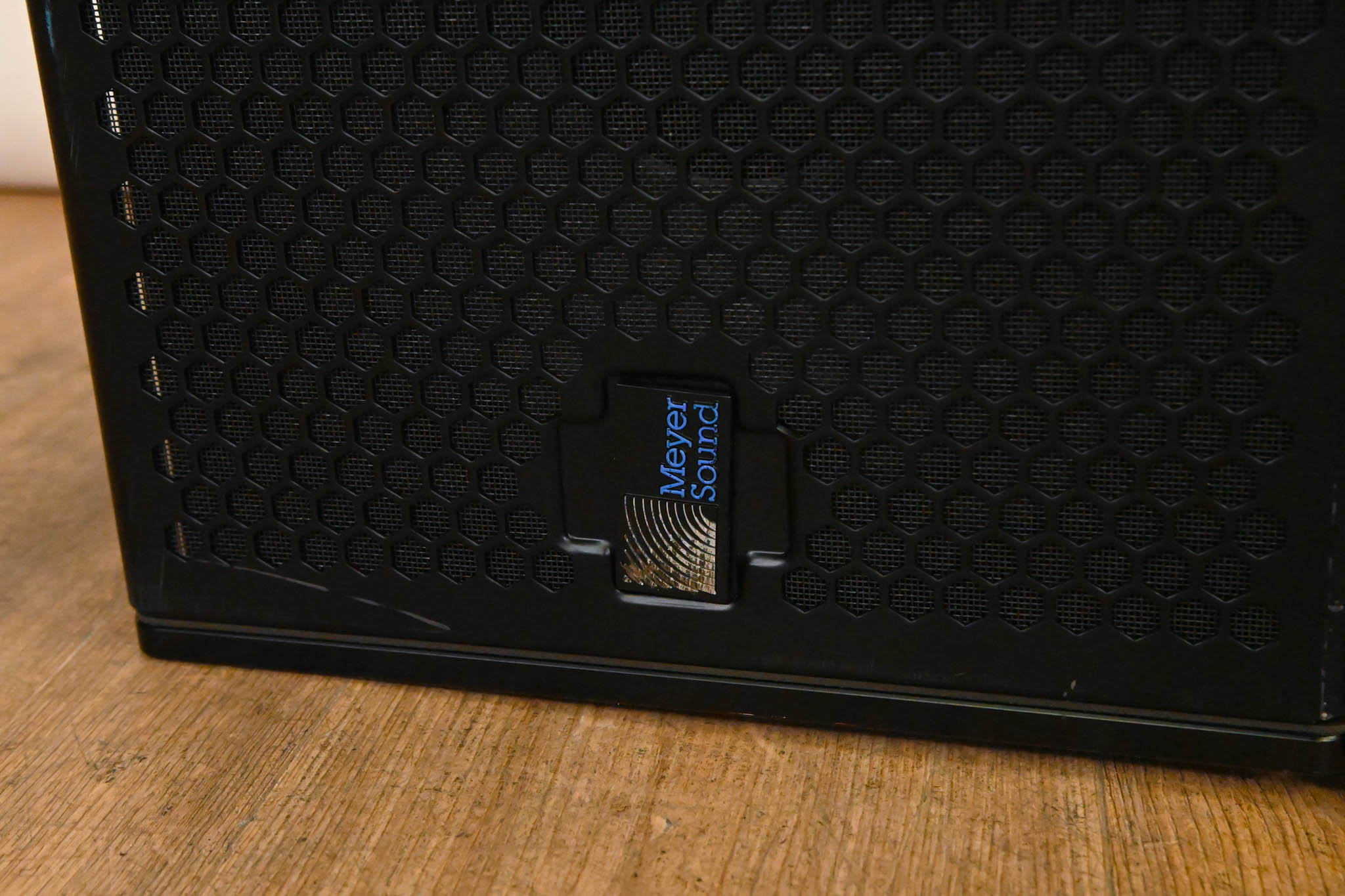 Meyer Sound UPJ-1P Compact VariO Loudspeaker (PAIR)