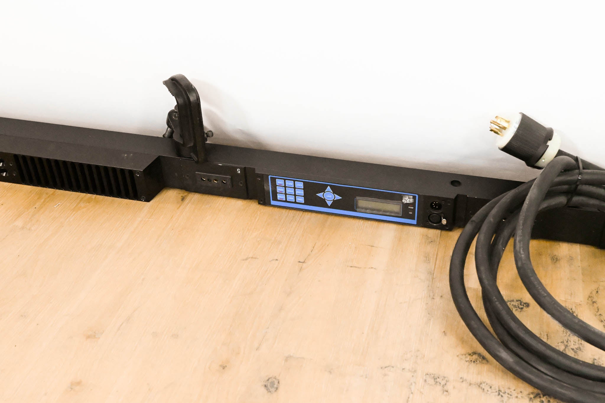 ETC SB6-10M 6 x 10A (1200W) SmartBar with Stage Pin Connectors
