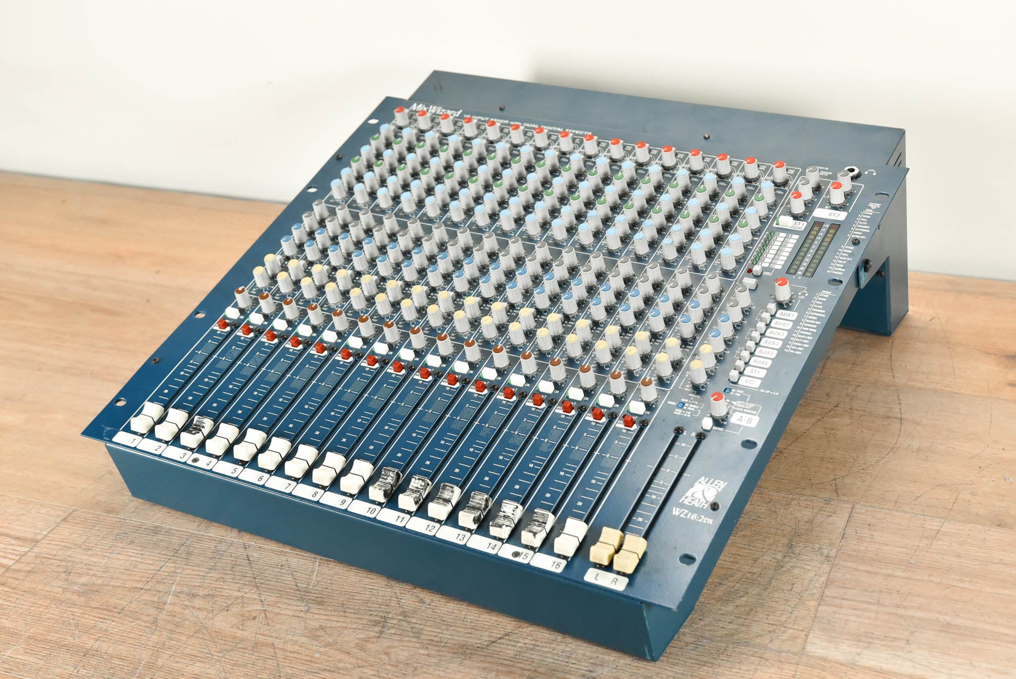 Allen & Heath MixWizard WZ16:2DX 16-Channel Audio Mixer