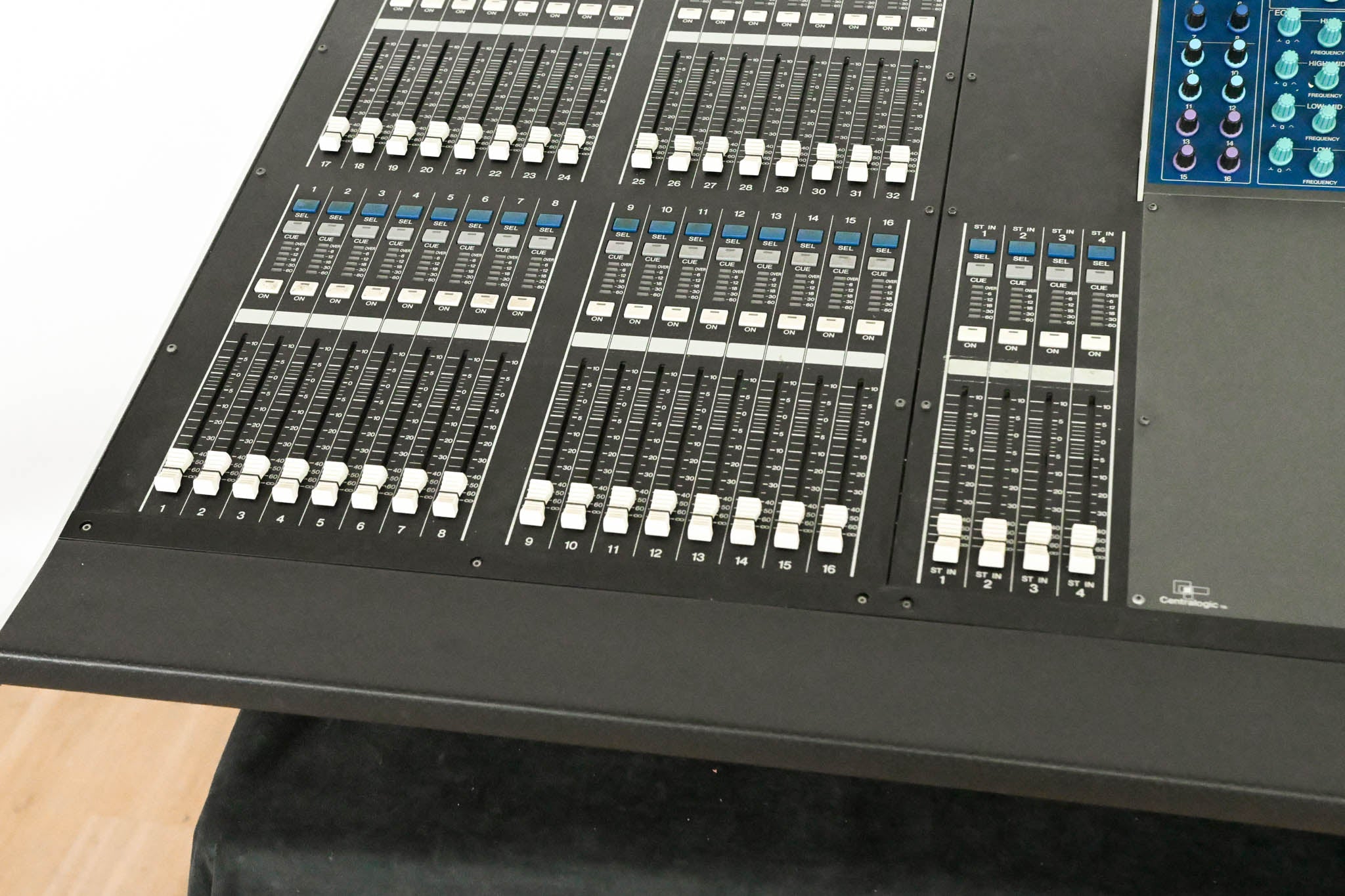 Yamaha M7CL-48ES 48-Channel EtherSound Digital Audio Mixer