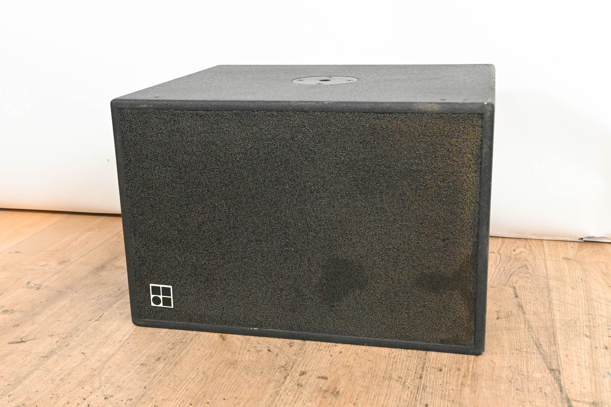 d&b audiotechnik E12-SUB Compact Bass-Reflex Subwoofer