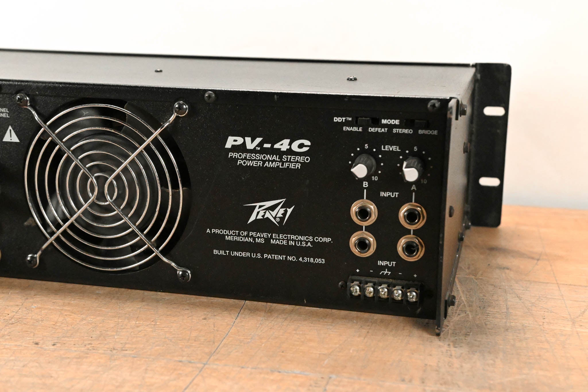 Peavey PV-4C 2-Channel Power Amplifier CG01TKN