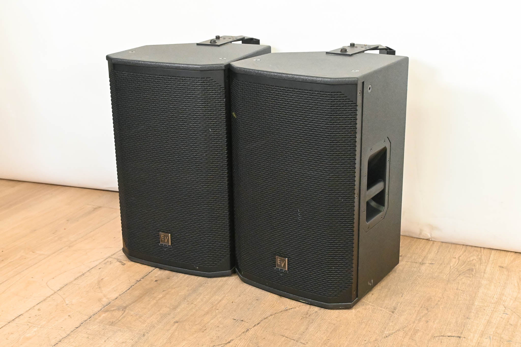 Electro-Voice (EV) EKX-12P 1500W 12" Powered Speaker (PAIR)