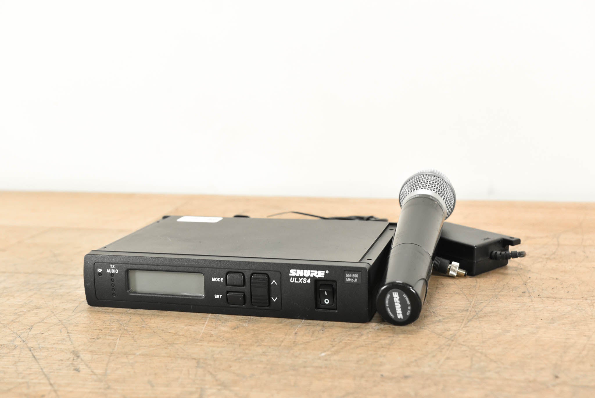 Shure ULXS24/BETA87A-J1 Handheld Wireless Microphone System 554-590 MHz