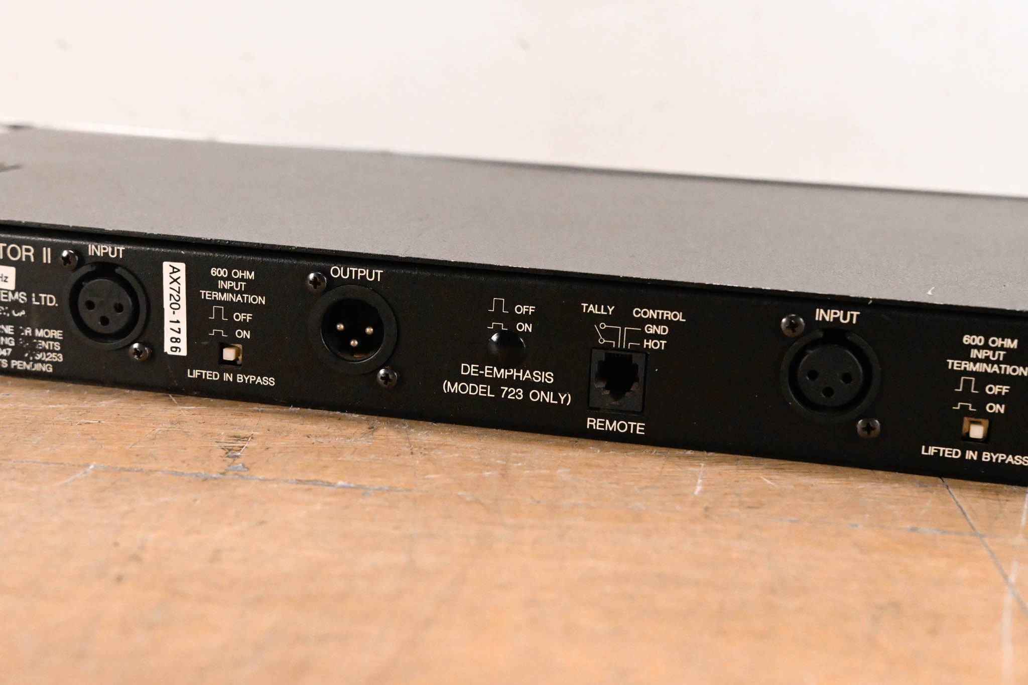 Aphex 720 DOMINATOR II Precision Multiband Peak Limiter