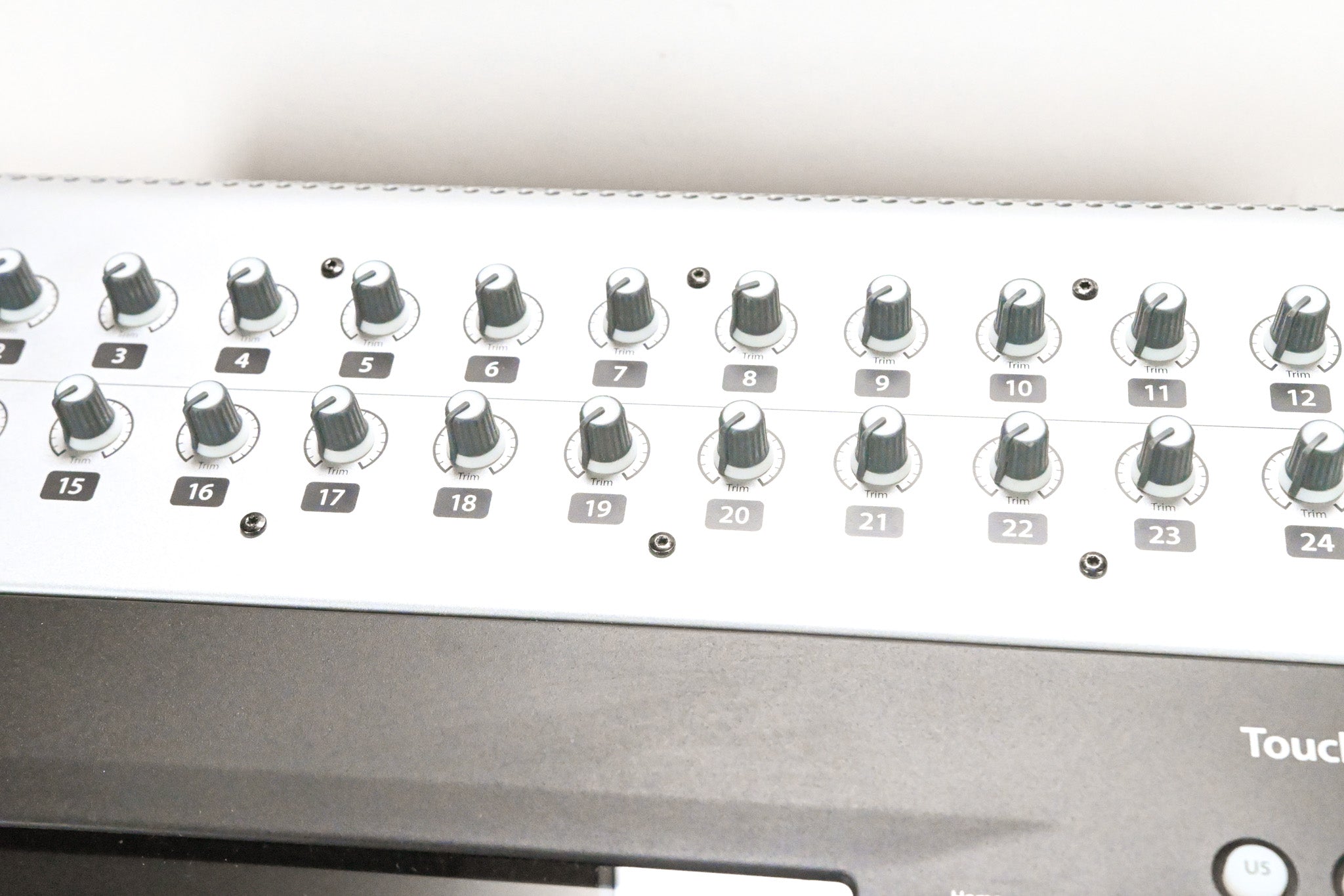 QSC Touchmix-30 Pro 32-Channel Professional Digital Mixer