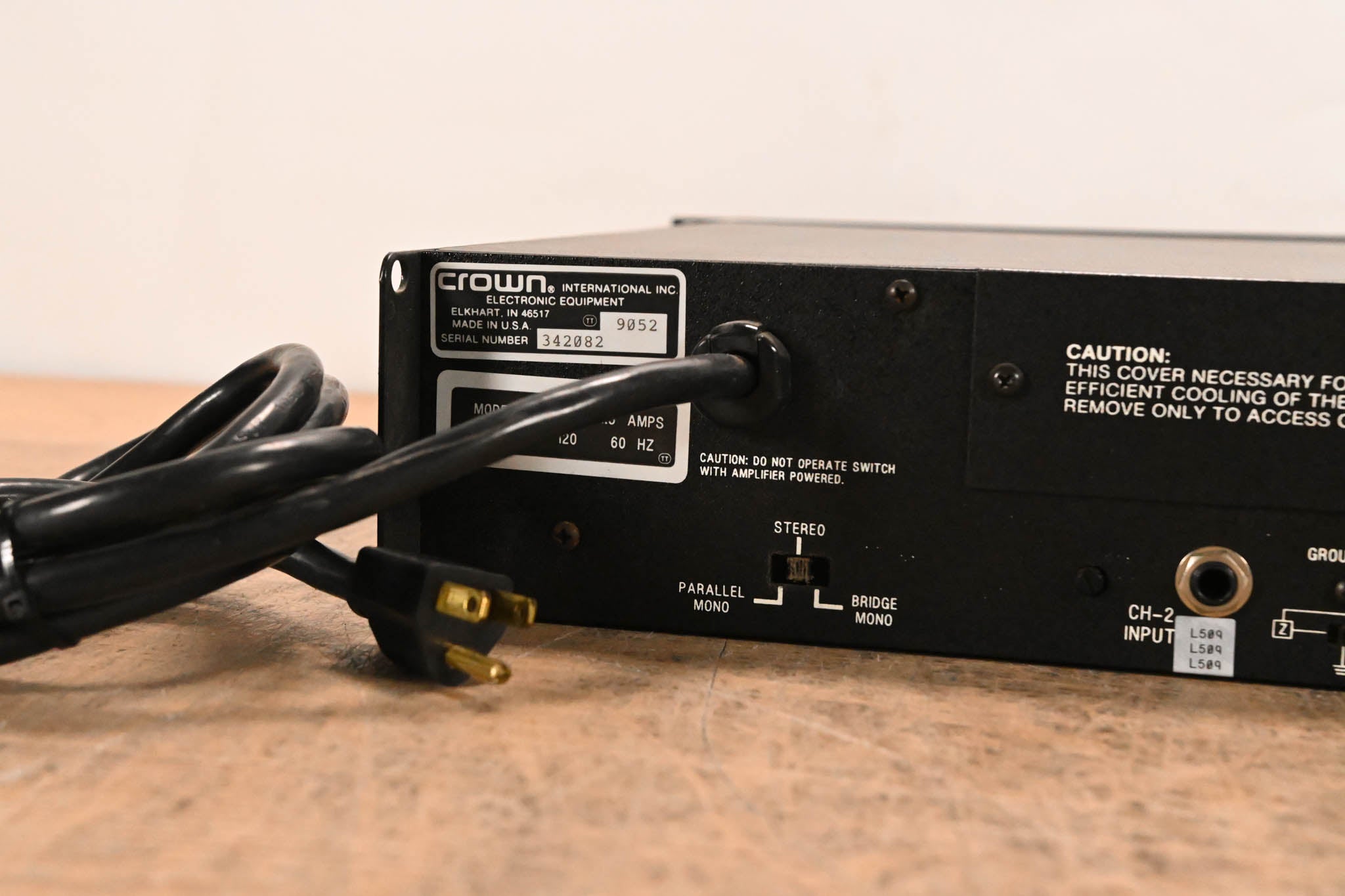 Crown 800 CSL 2-Channel Power Amplifier