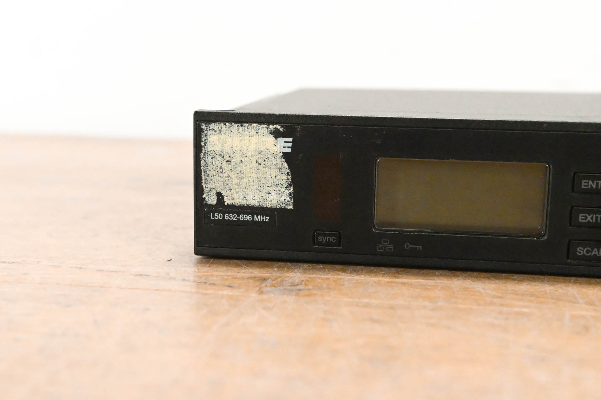 Shure ULXD4 Digital Wireless Receiver L50 Range: 632-696 MHz (NO PSU)