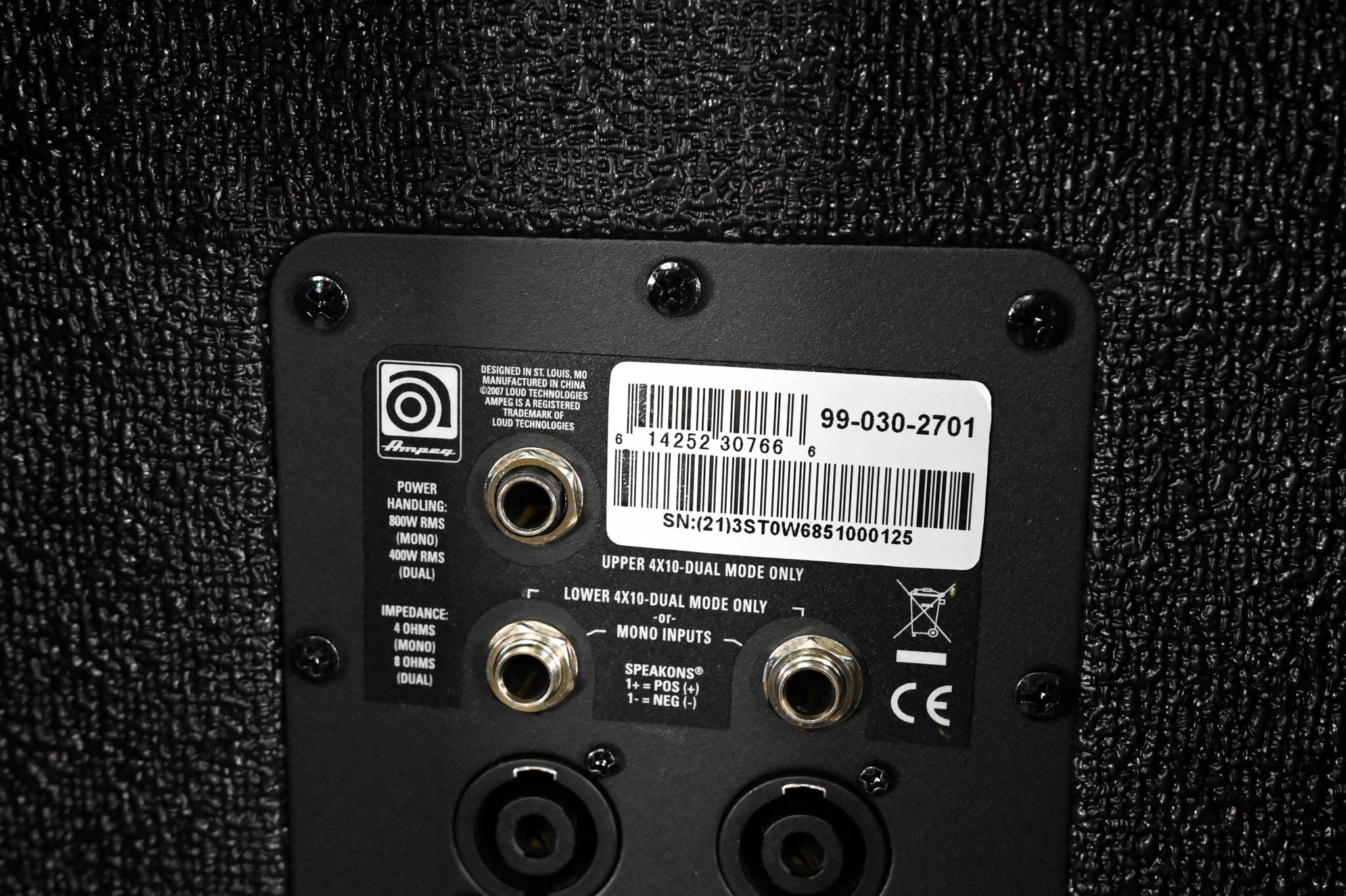 Ampeg SVT-810E 8x10" 800W Bass Cabinet with Road Case