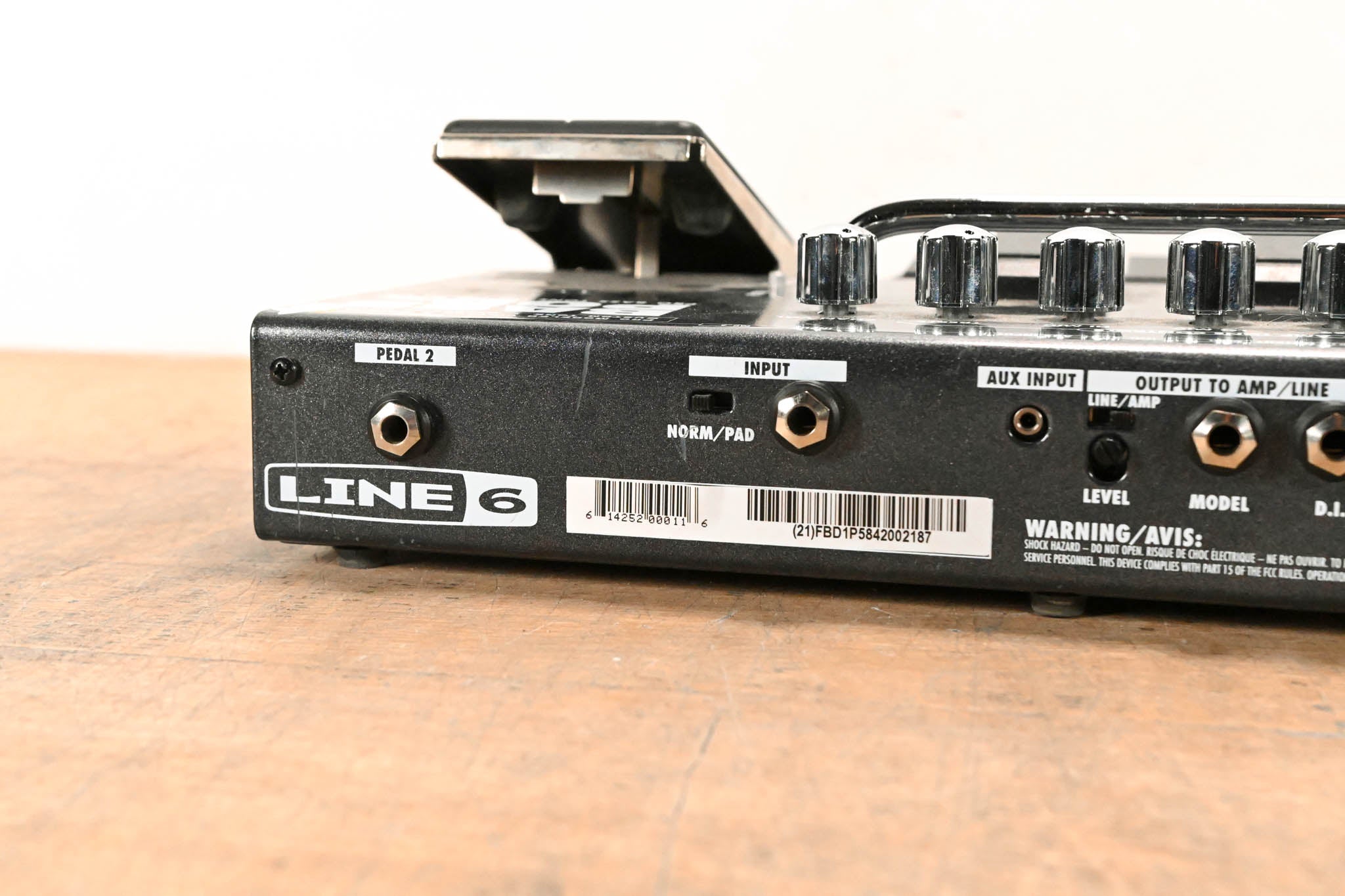 Line 6 Bass POD XT Live Multi-Effects Pedalboard (NO POWER SUPPLY)