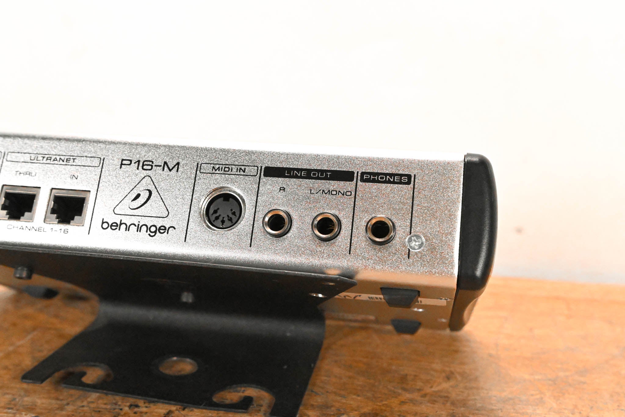 Behringer Powerplay P16-M 16-Channel Digital Personal Mixer