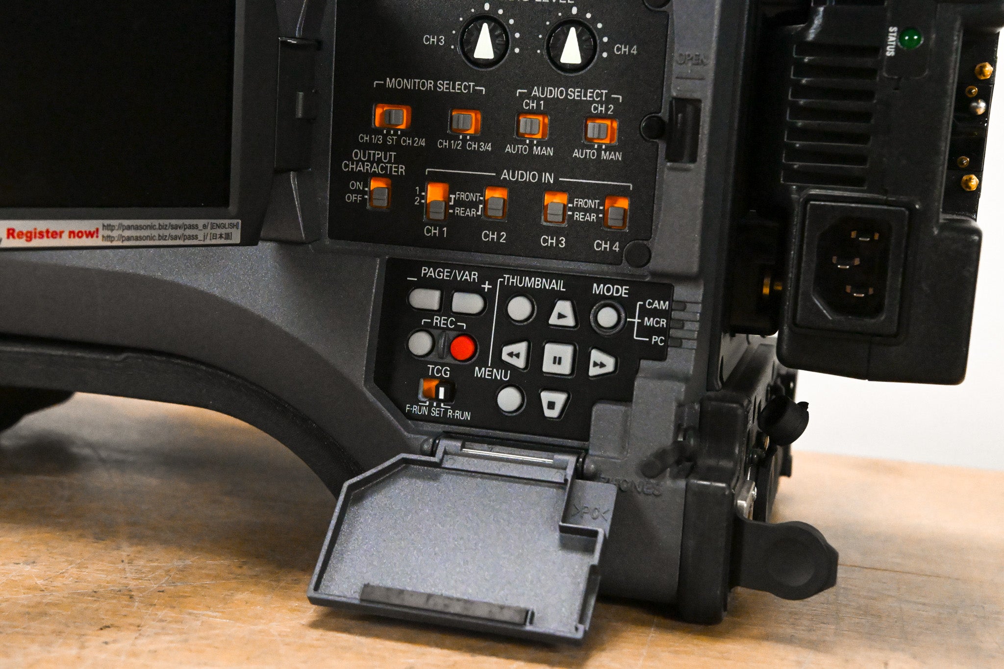 Panasonic AG-HPX500P 2/3" Shoulder-Mounted P2HD Camcorder