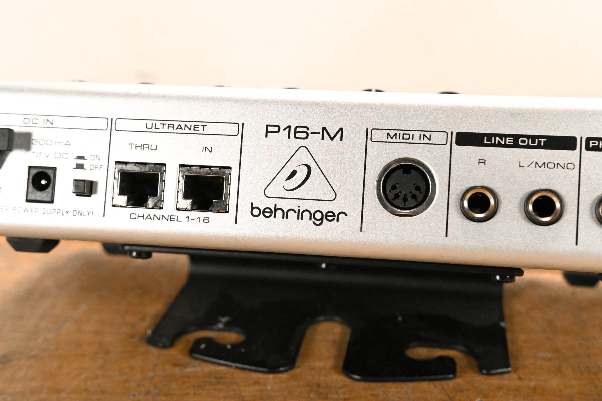 Behringer Powerplay P16-M 16-Channel Digital Personal Mixer