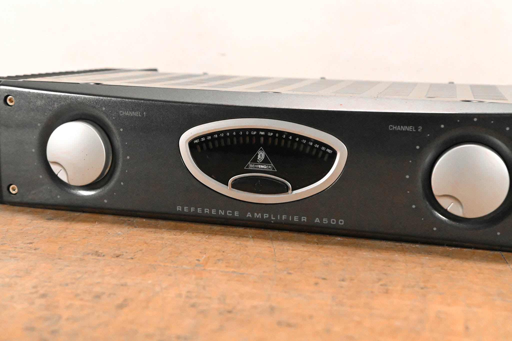 Behringer A500 600W Reference-Class Studio Power Amplifier