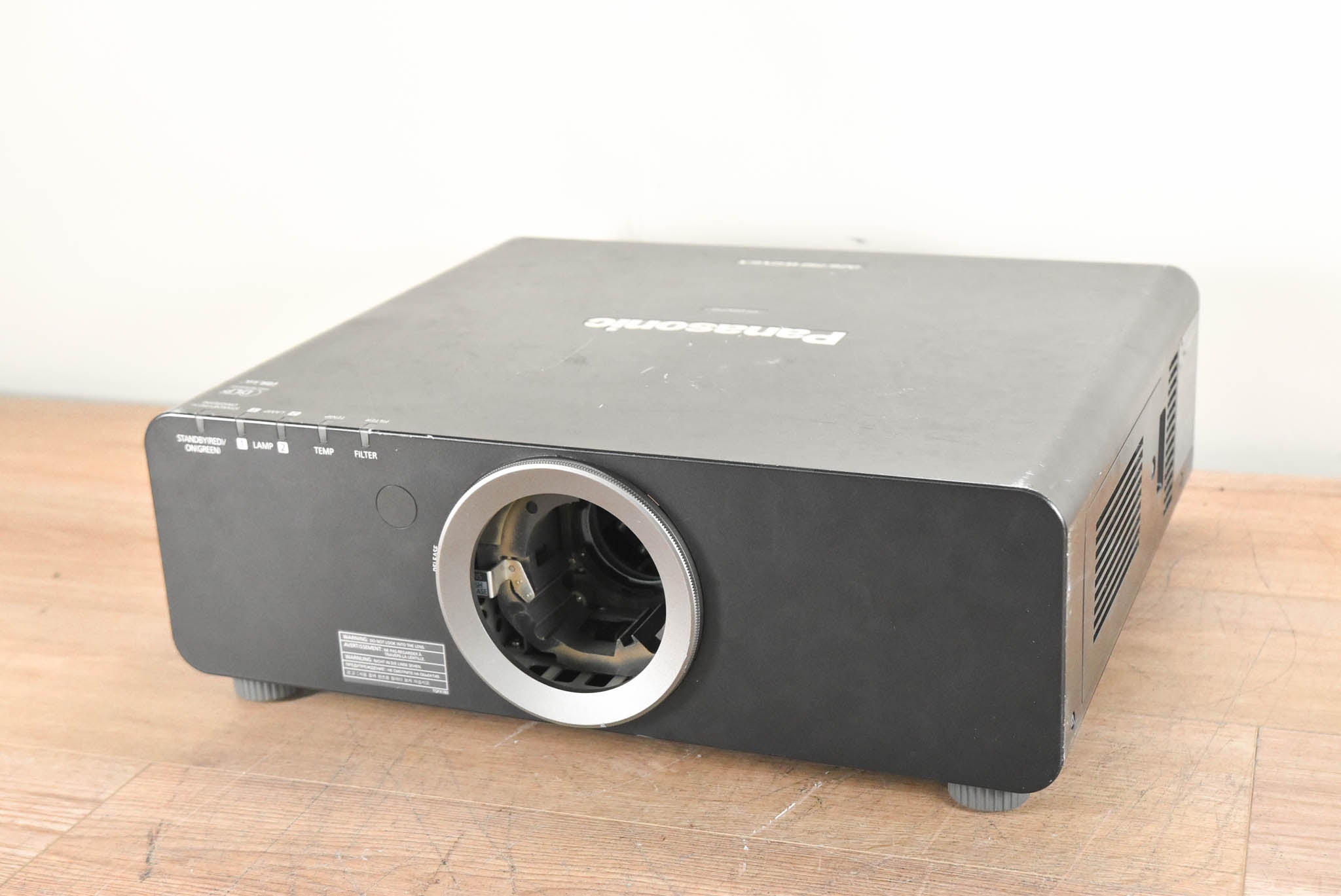 Panasonic PT-DZ6710UL 6,000-Lumen WUXGA Large Venue DLP Projector