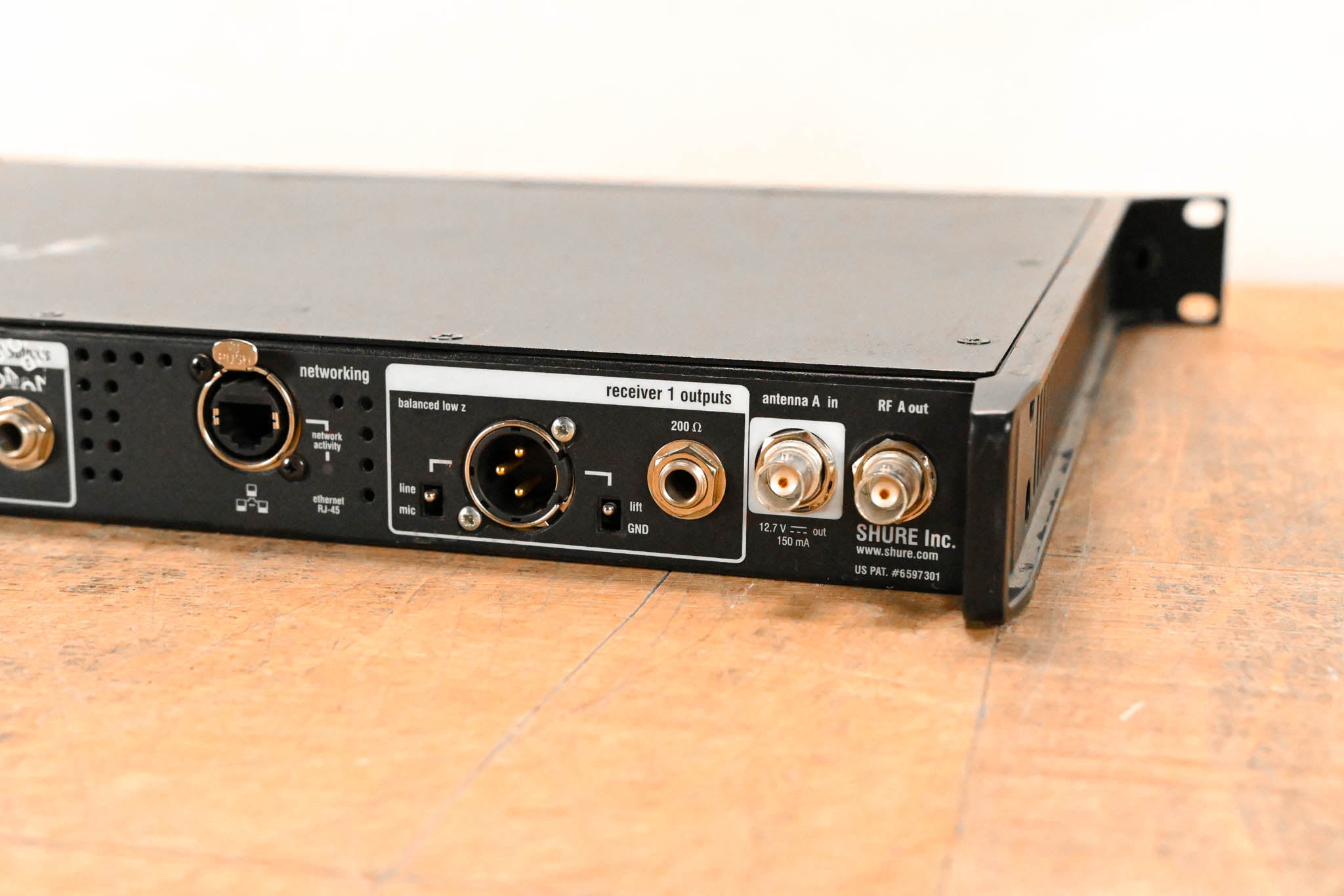 Shure UR4D+ Dual-Channel Wireless Receiver - J5 Band: 578-638 MHz