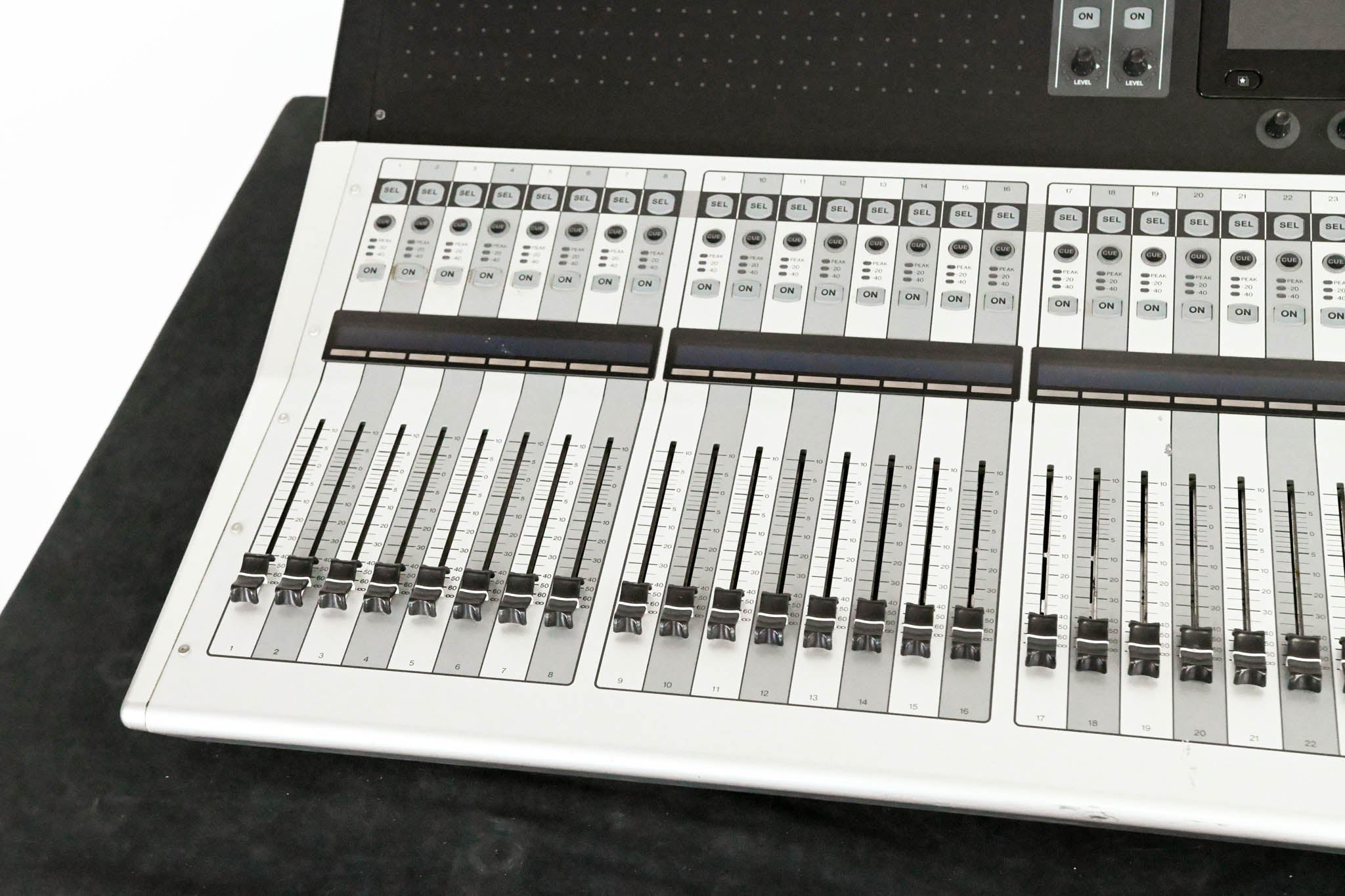 Yamaha TF5 32-Input Digital Mixing Console