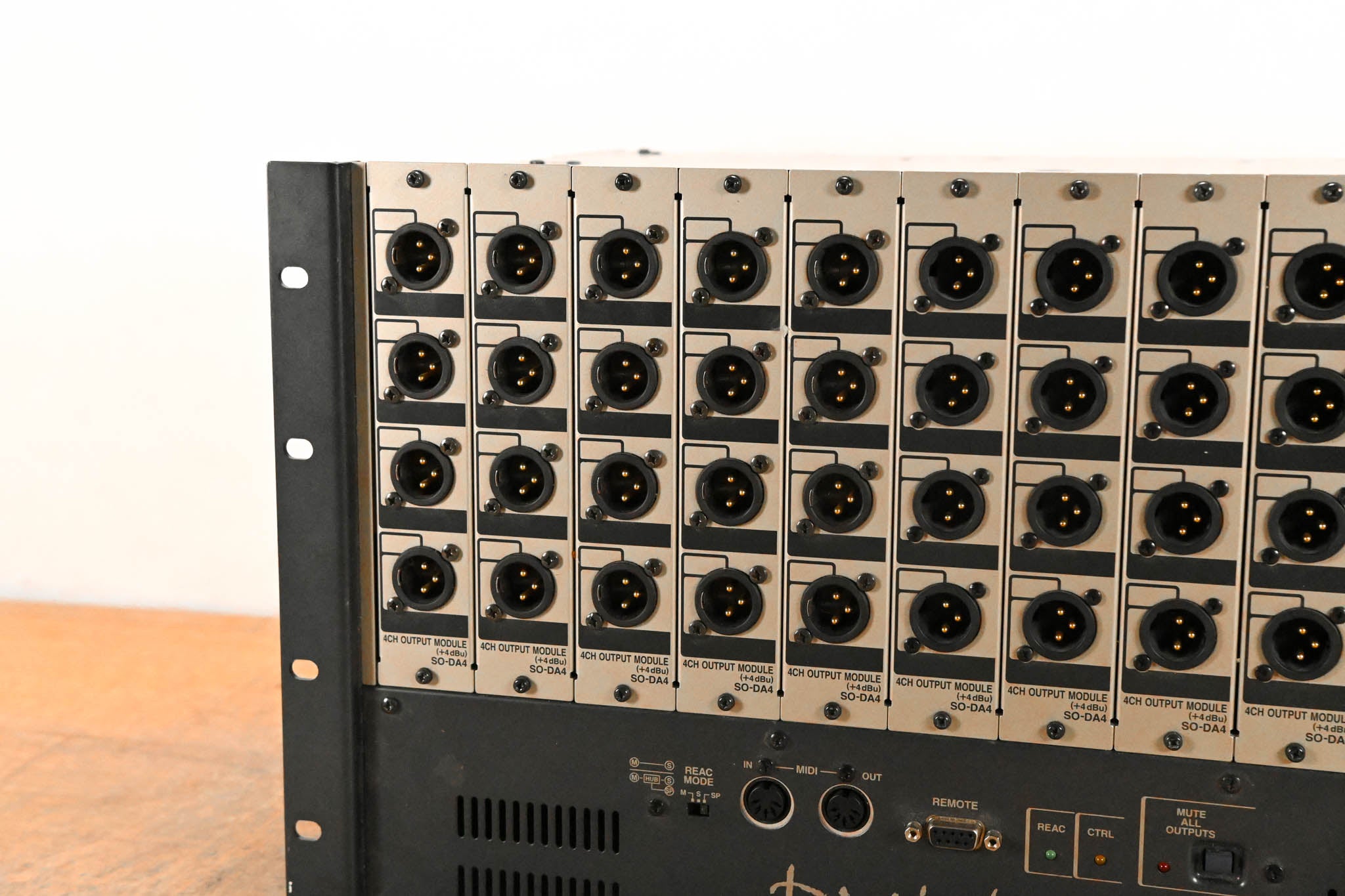 Roland S-4000S Digital Snake 40-Output Modular Stage Unit