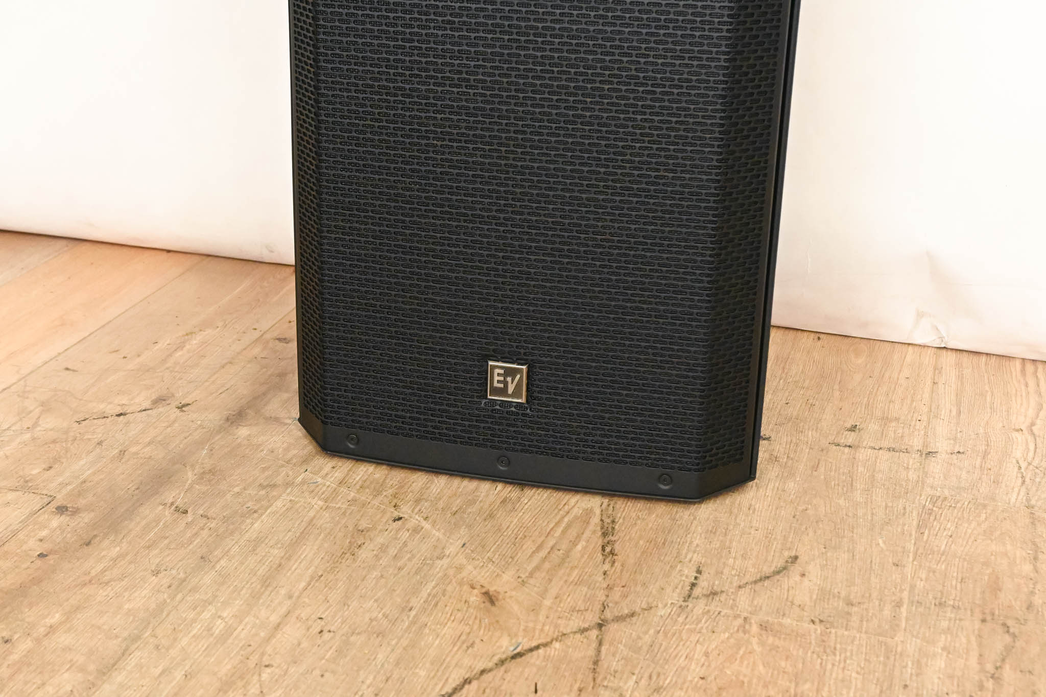 Electro-Voice (EV) ZLX115P 15" 2-Way Passive Loudspeaker