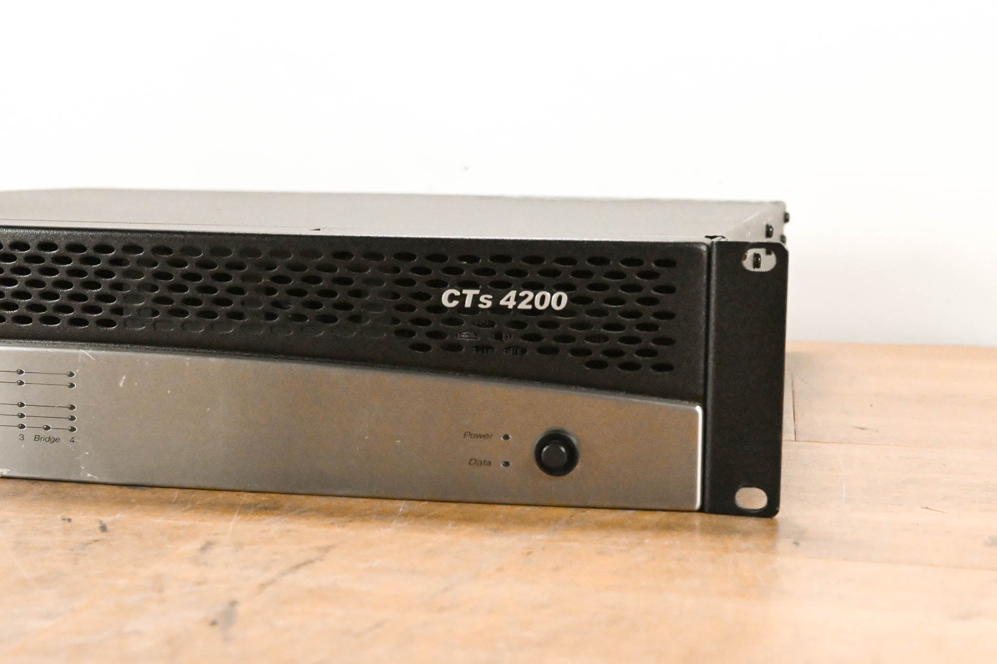 Crown CTs 4200 Four-Channel, 260W Power Amplifier