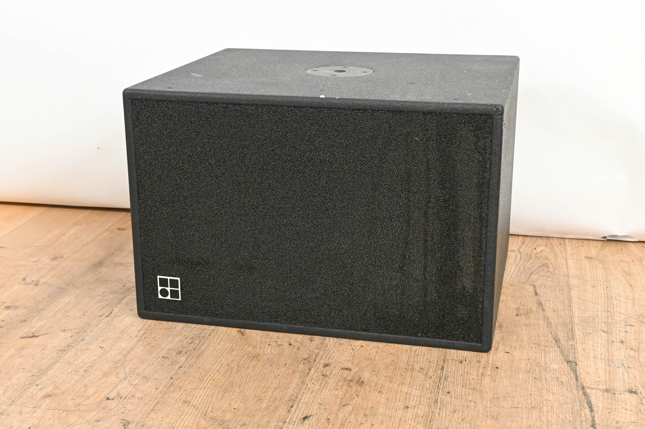 d&b audiotechnik E12-SUB Compact Bass-Reflex Subwoofer