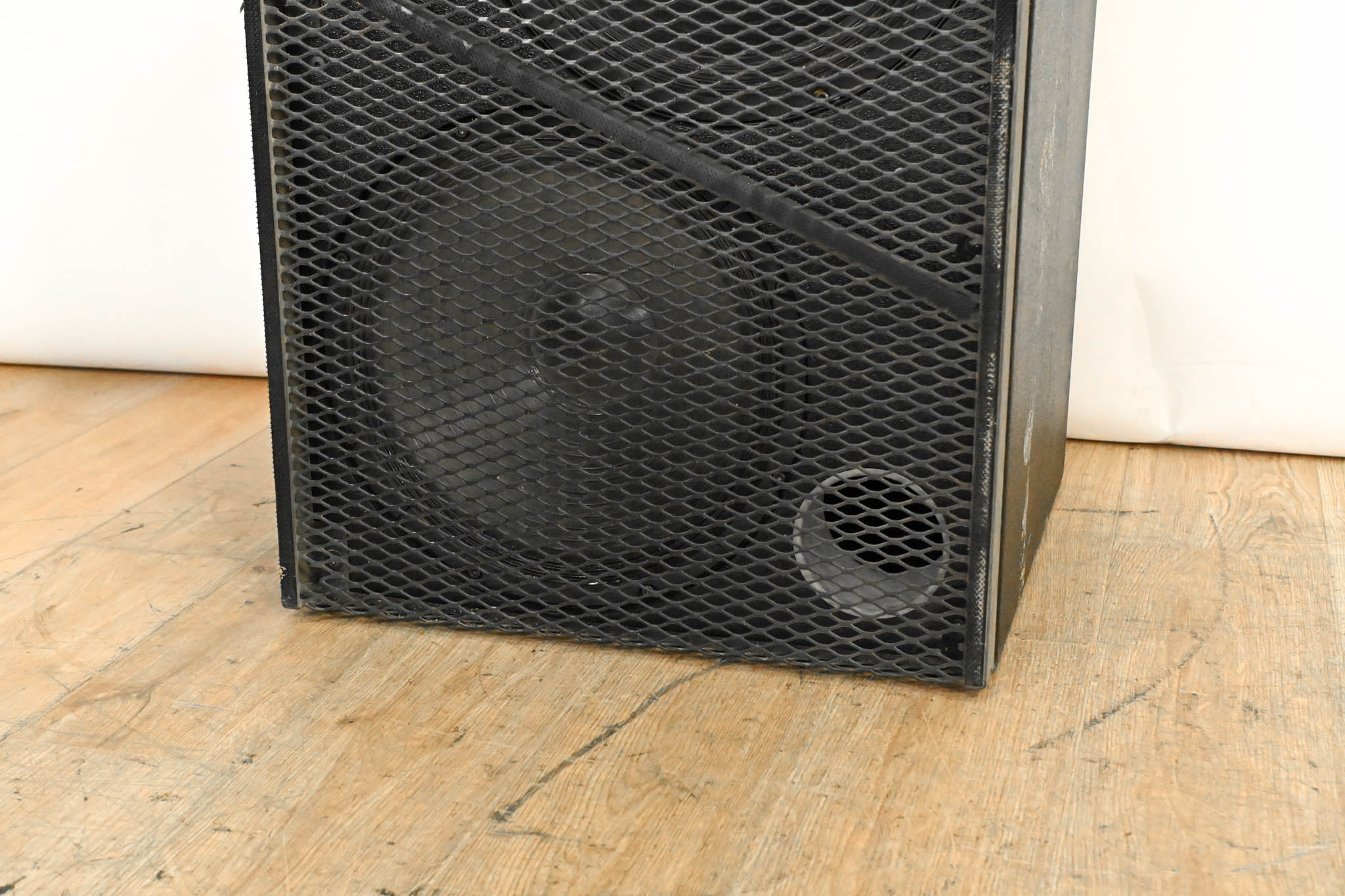 Meyer Sound UltraSeries USW-1 Dual 15" Passive Subwoofer