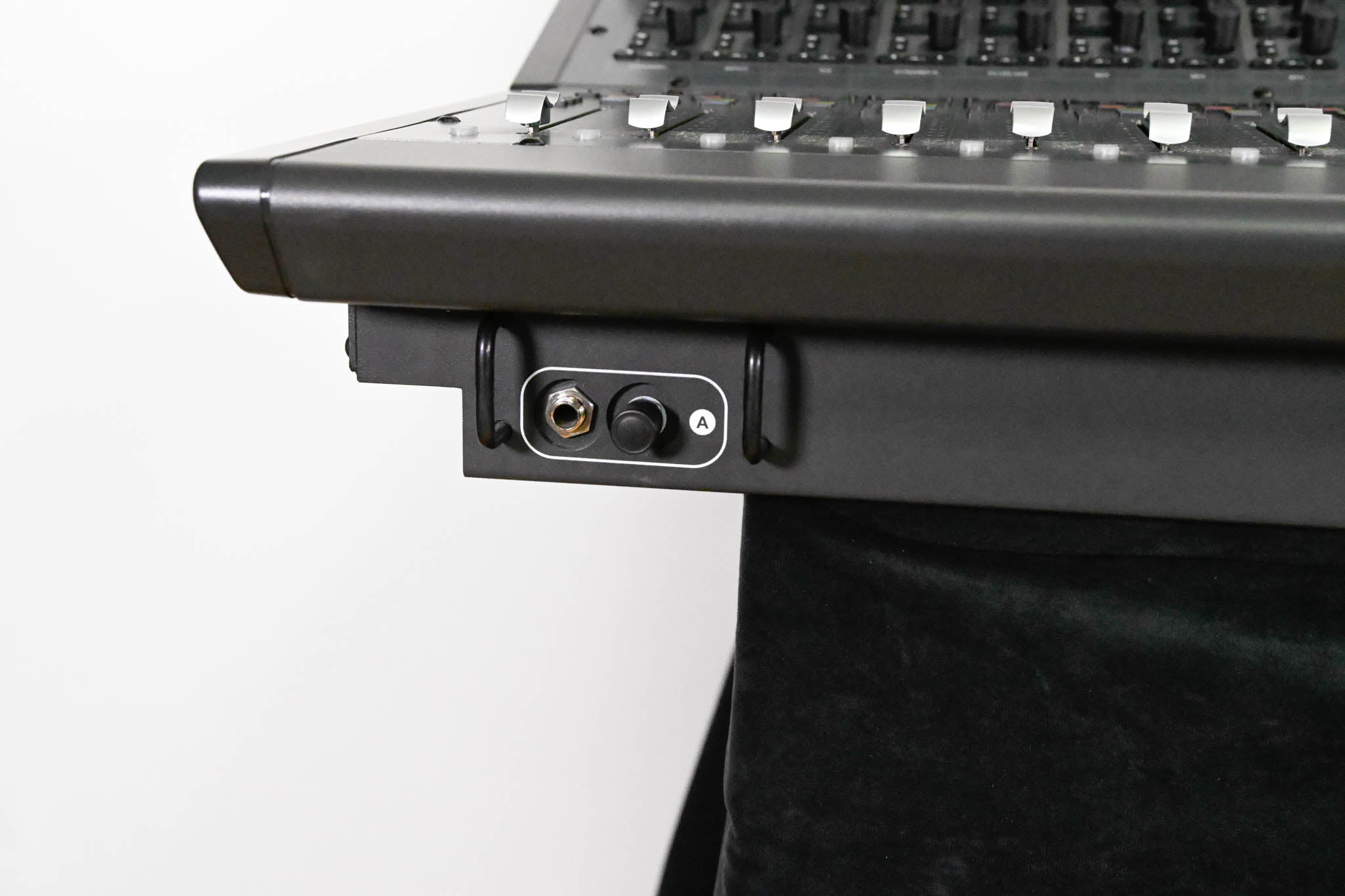 AVID VENUE S6L-32D System w/ E6L-144, Stage 64 64x24, WSG-HD, Monitor
