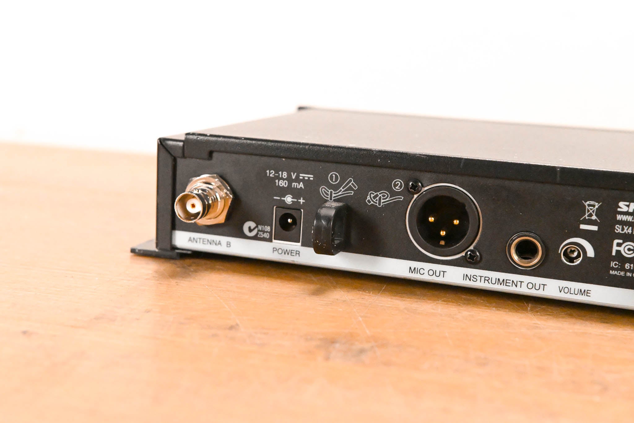 Shure SLX24/BETA58 Handheld Wireless System J3 572-596 MHz (NO PSU)